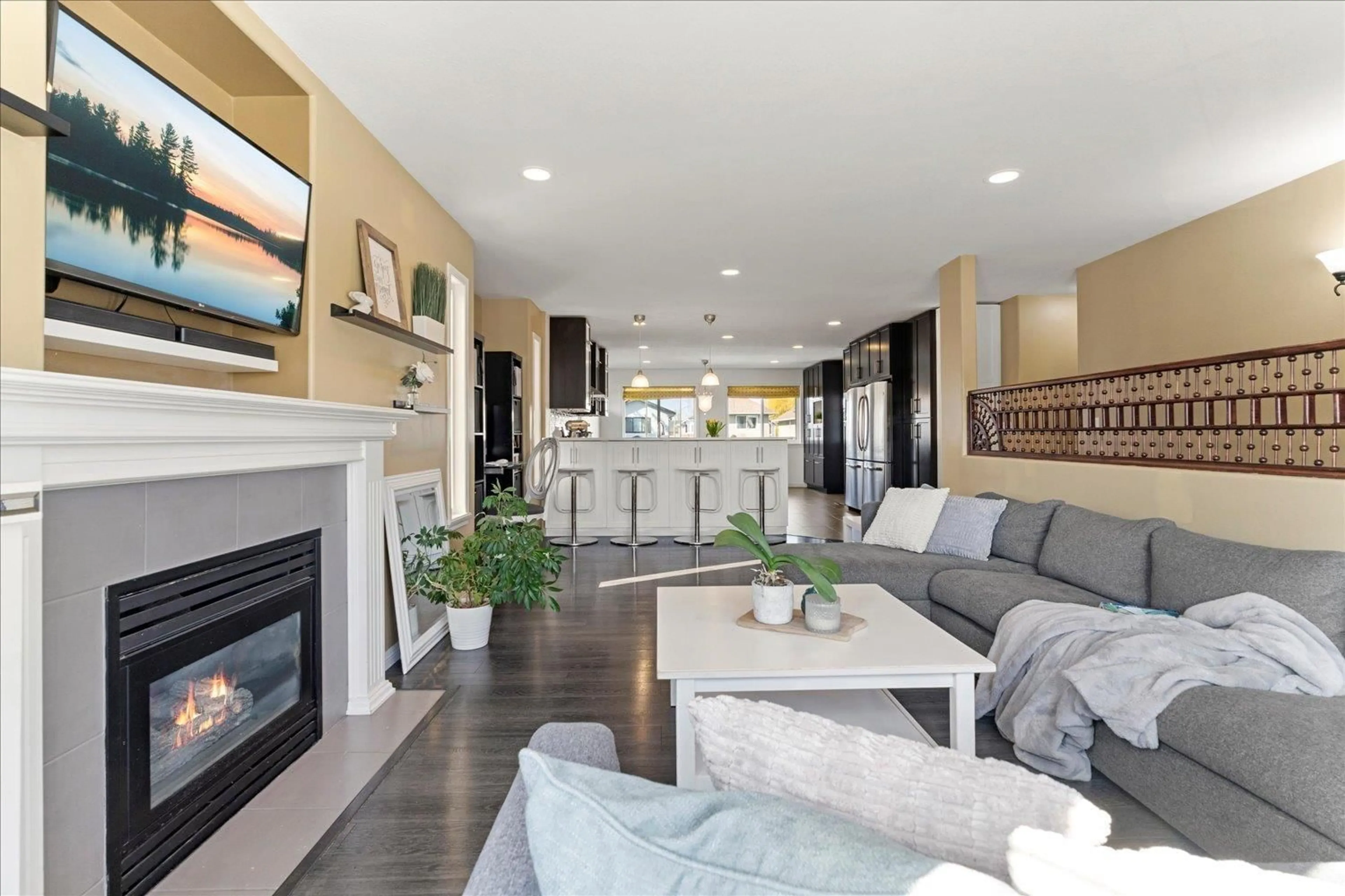 Living room with furniture, unknown for 34611 6TH, Abbotsford British Columbia V2S8C3