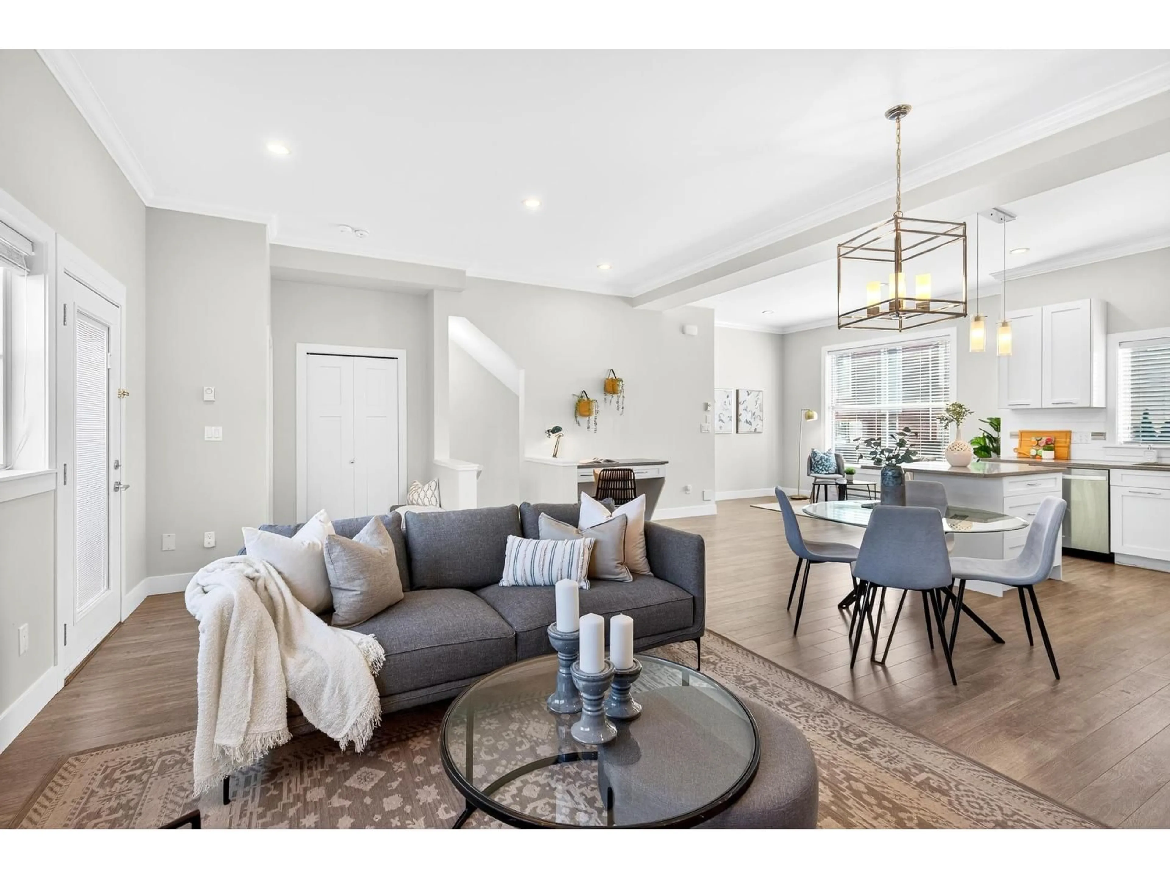 Living room with furniture, unknown for 5 - 6945 185, Surrey British Columbia V4N6N4