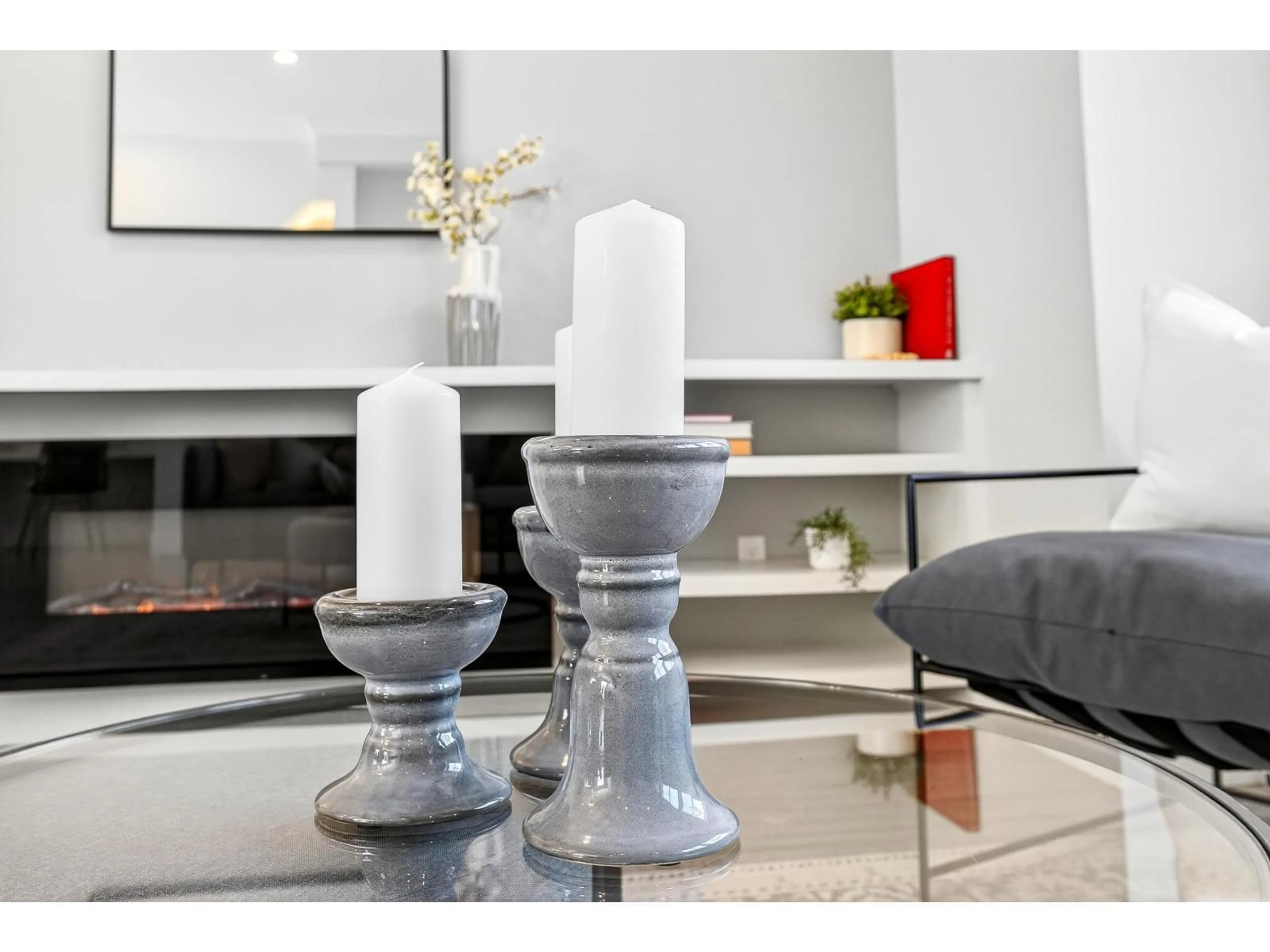 Living room with furniture, ceramic/tile floor for 5 - 6945 185, Surrey British Columbia V4N6N4
