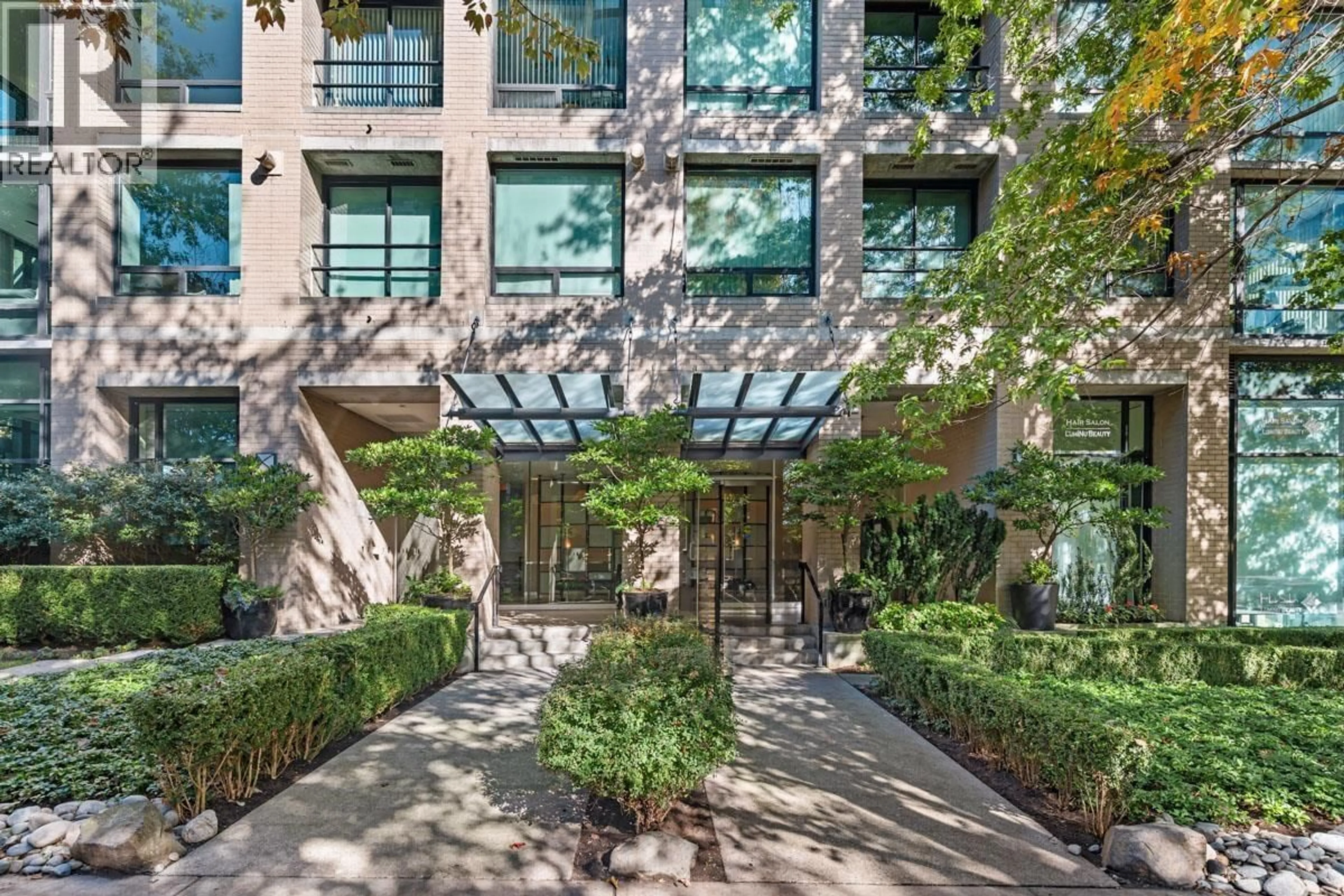 Indoor foyer for 403 - 1003 BURNABY STREET, Vancouver British Columbia V6E4R7