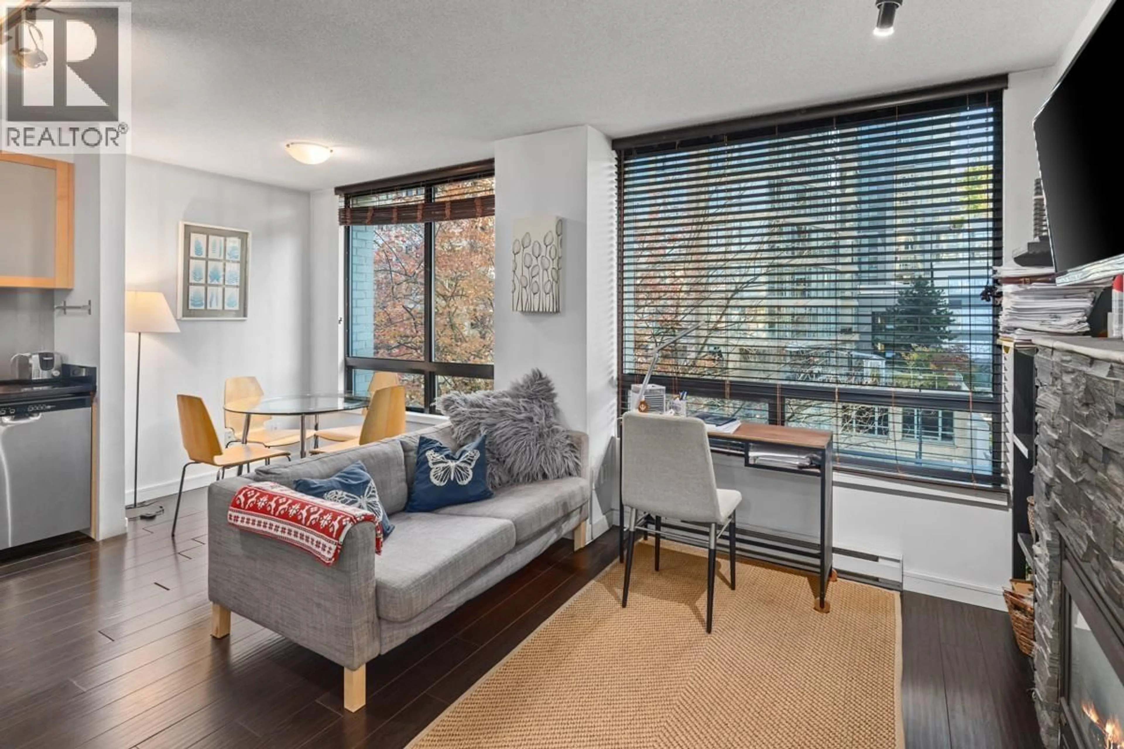 Living room with furniture, unknown for 403 - 1003 BURNABY STREET, Vancouver British Columbia V6E4R7