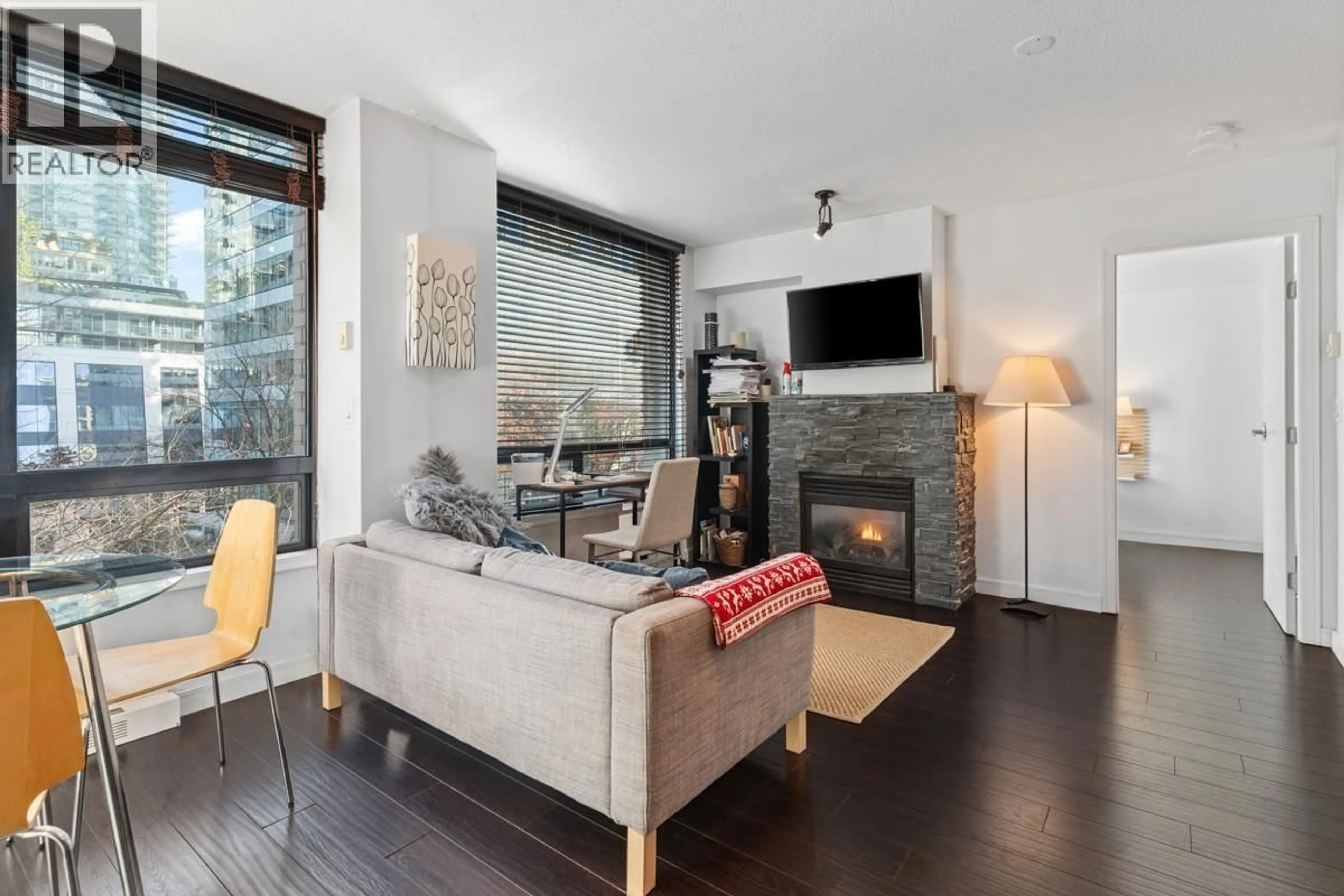 Living room with furniture, unknown for 403 - 1003 BURNABY STREET, Vancouver British Columbia V6E4R7