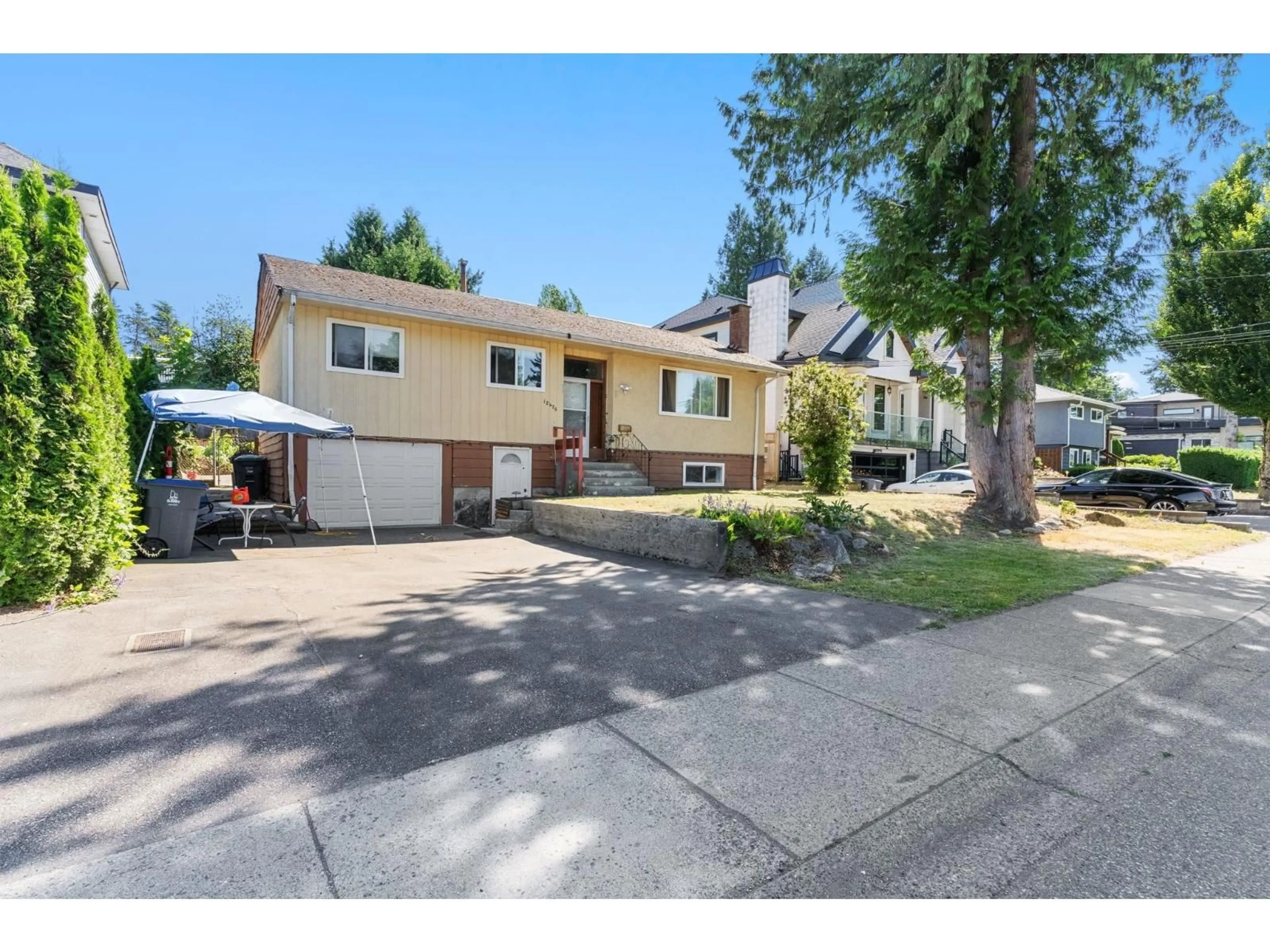 Unknown for 12476 99, Surrey British Columbia V3V2P3