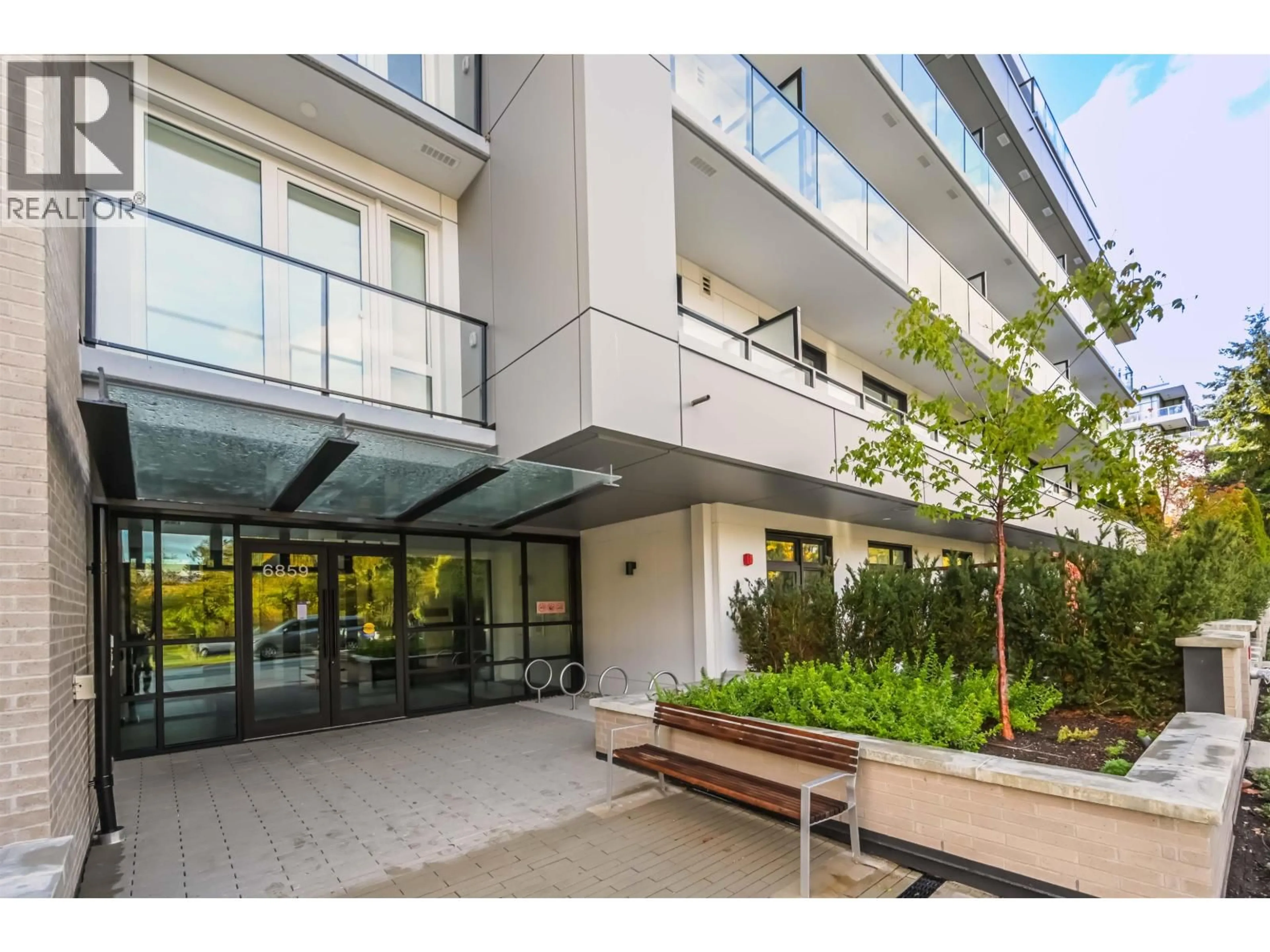 Indoor foyer for 303 - 6859 CAMBIE STREET, Vancouver British Columbia V6P0M4