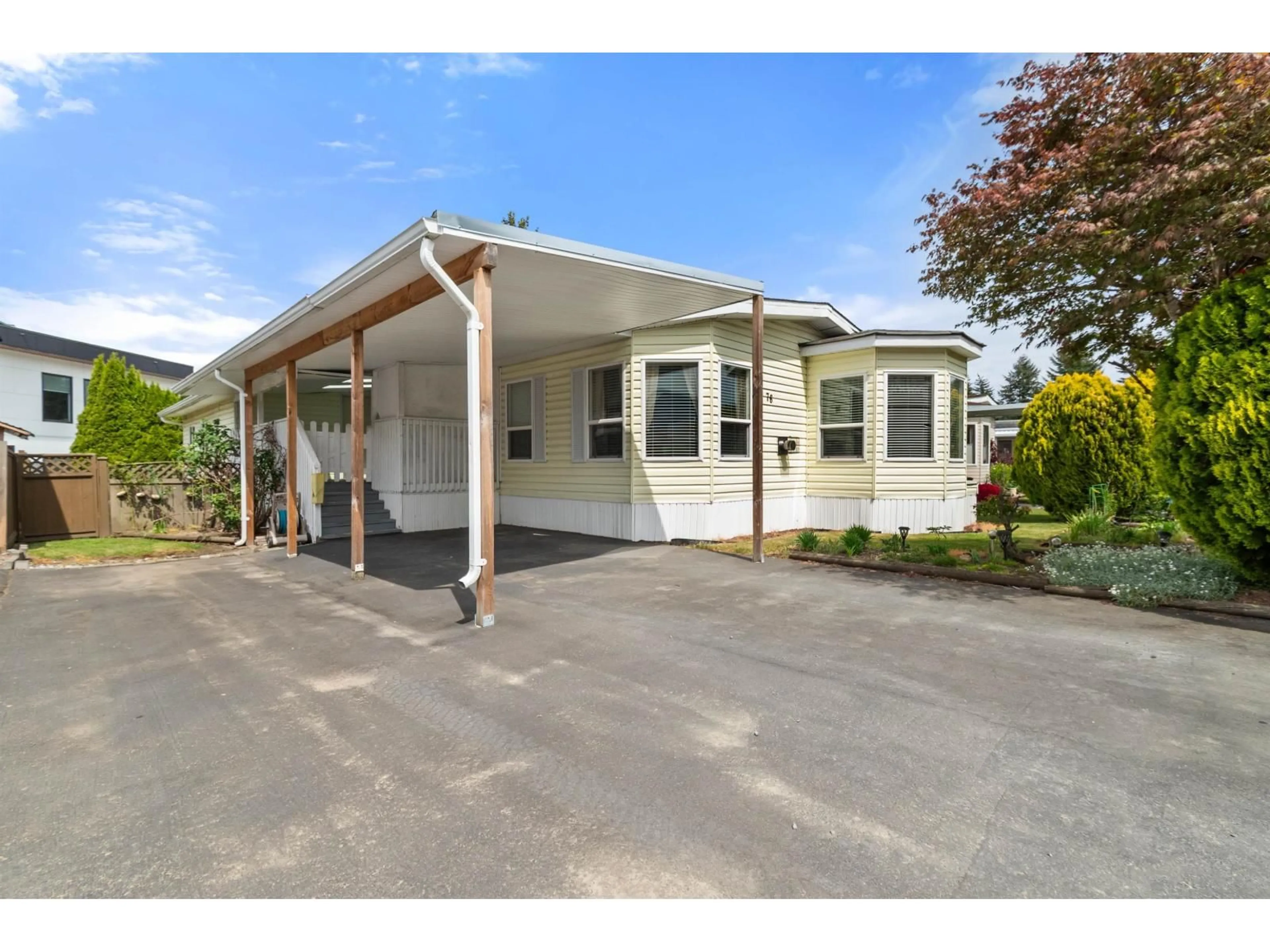 Home with vinyl exterior material, street for 76 - 6035 VEDDER ROAD, Chilliwack British Columbia V2R6K3