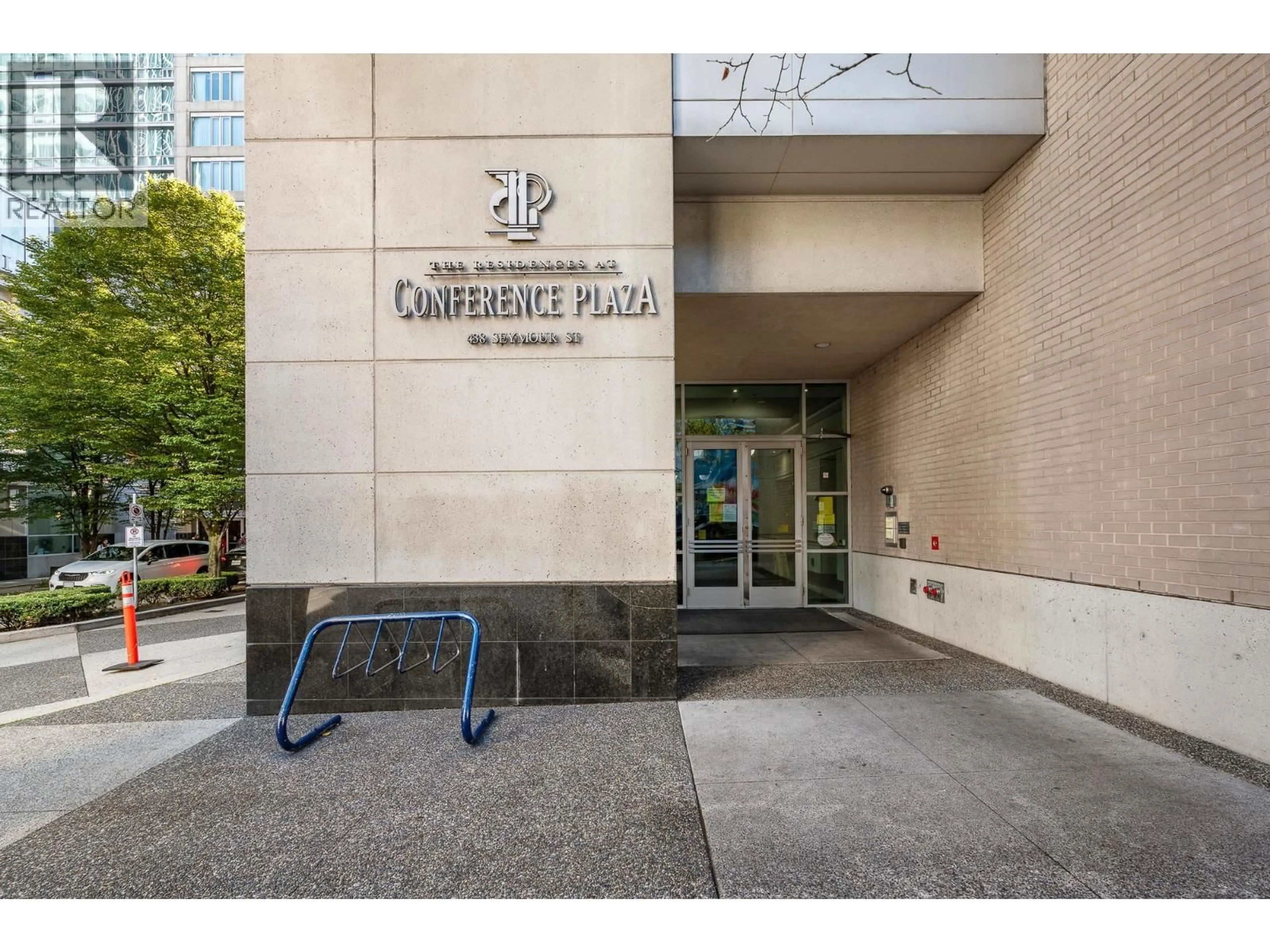 Indoor foyer for 805 - 438 SEYMOUR STREET, Vancouver British Columbia V6B6H4