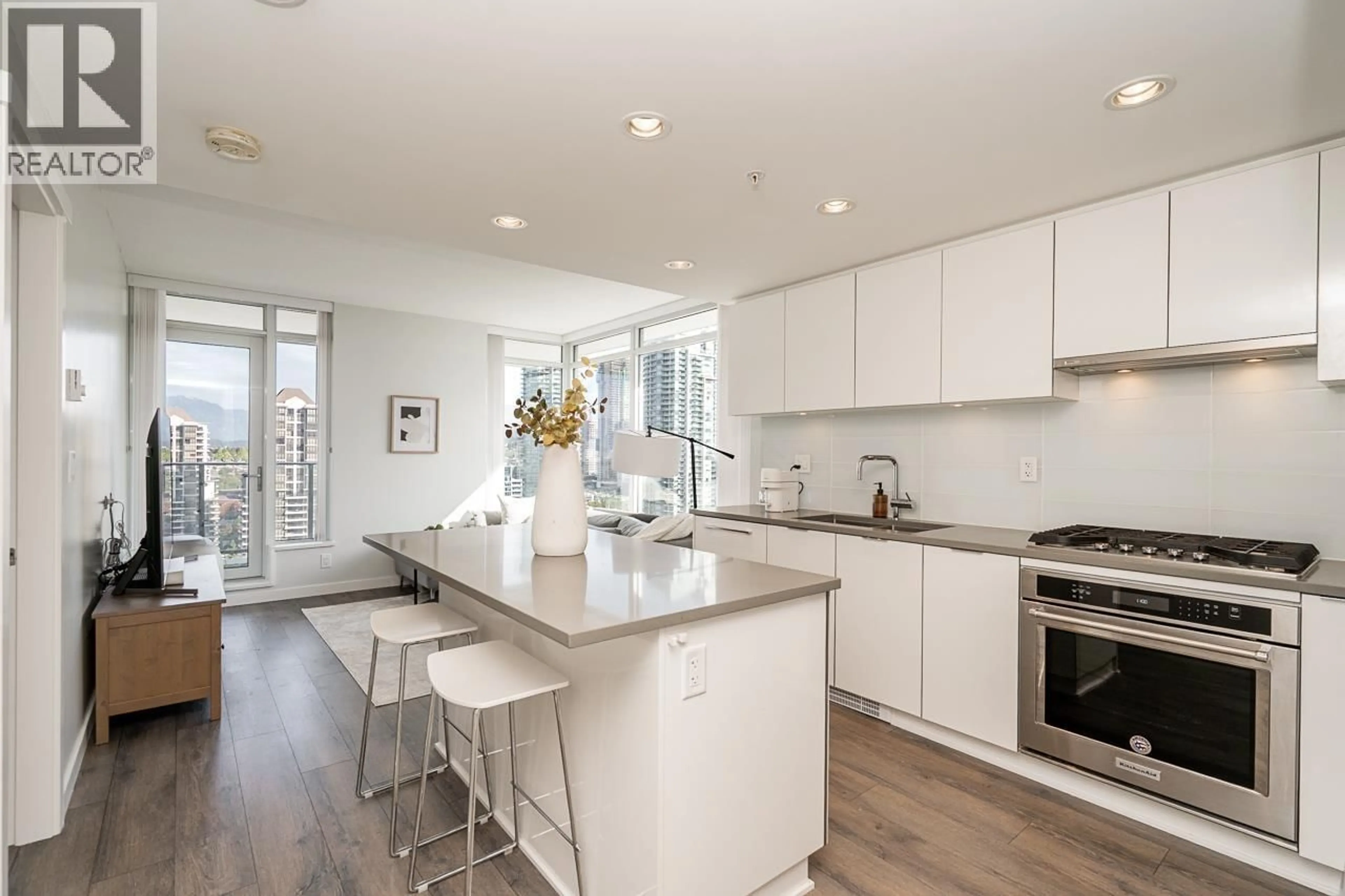 Open concept kitchen, unknown for 2808 - 2388 MADISON AVENUE, Burnaby British Columbia V5C0K8