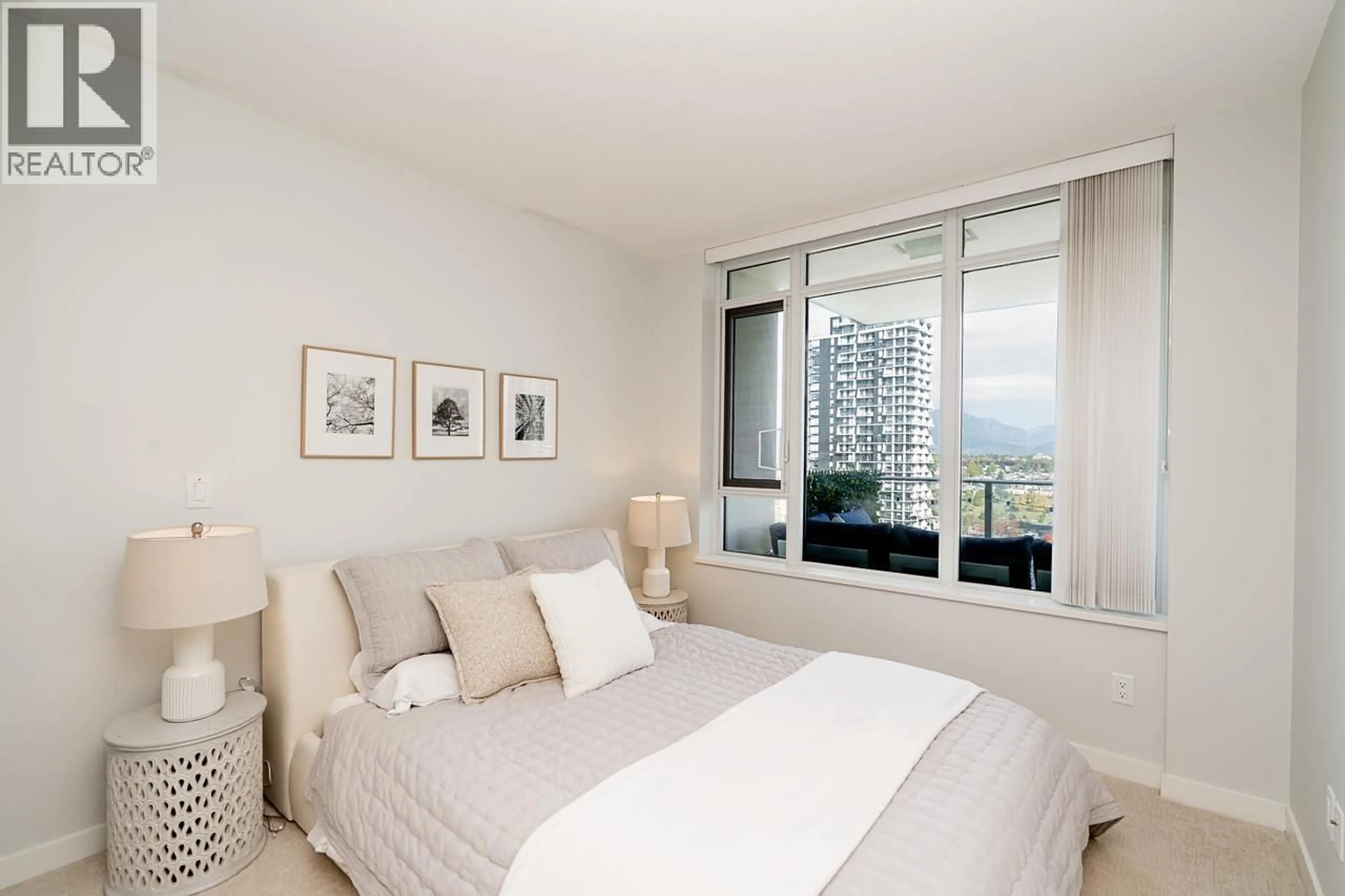 Bedroom with bed, unknown for 2808 - 2388 MADISON AVENUE, Burnaby British Columbia V5C0K8