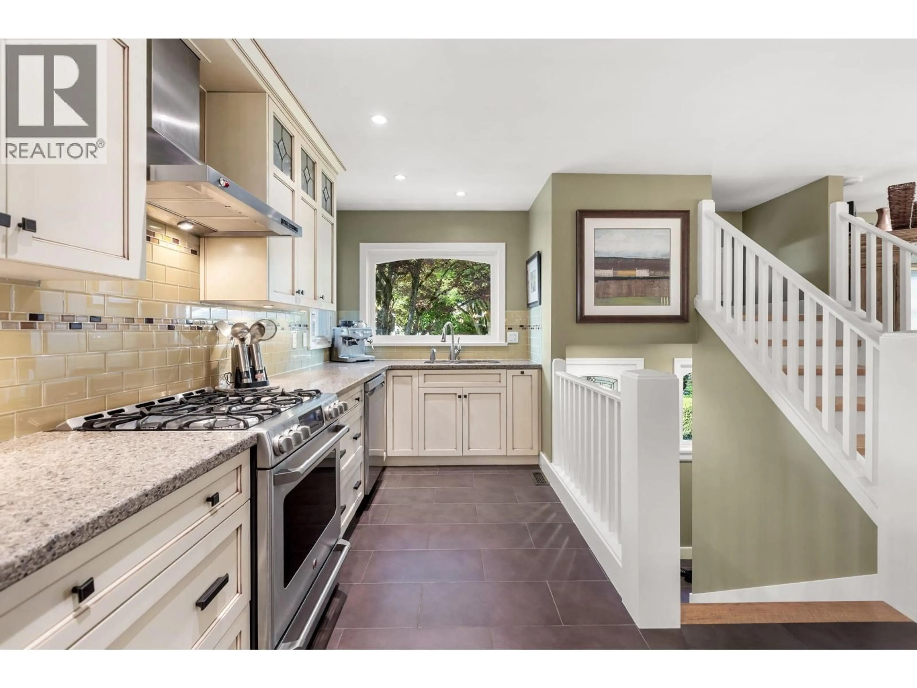 Open concept kitchen, ceramic/tile floor for 2857 35TH AVENUE, Vancouver British Columbia V6N2M3