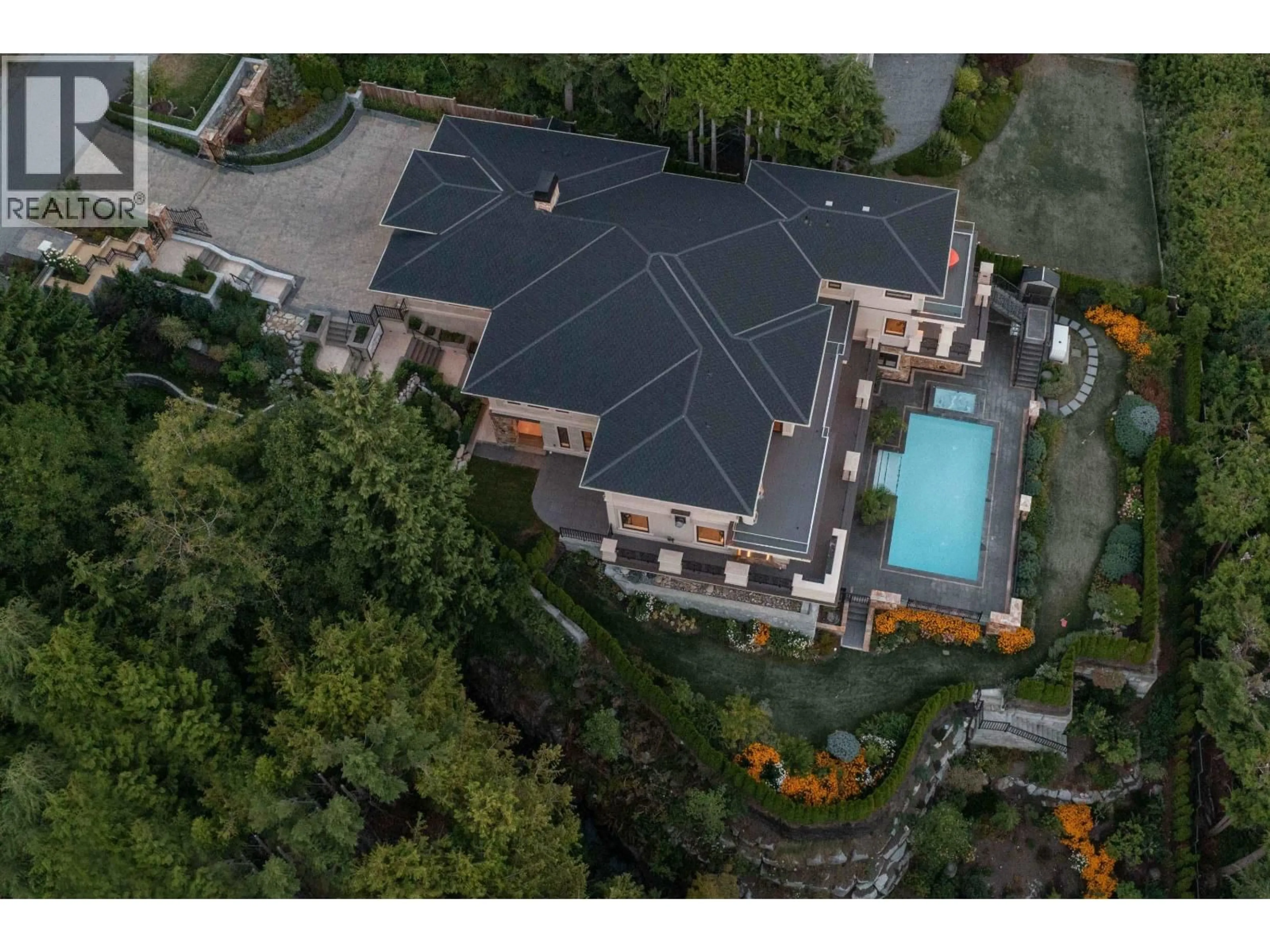 A pic from outside/outdoor area/front of a property/back of a property/a pic from drone, unknown for 1436 SANDHURST PLACE, West Vancouver British Columbia V7S2P3