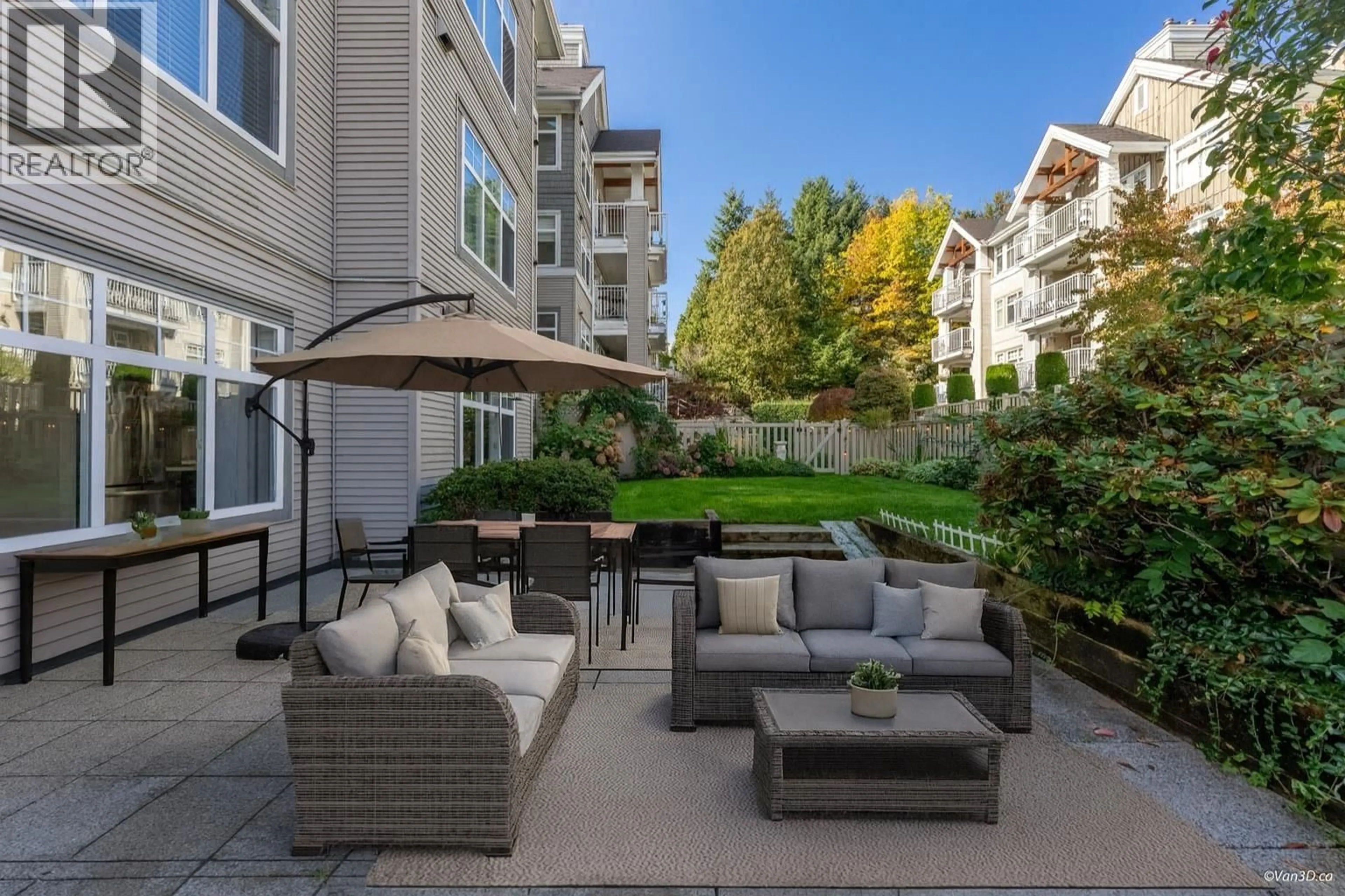Patio, street for 111 - 1432 PARKWAY BOULEVARD, Coquitlam British Columbia V3E3L9