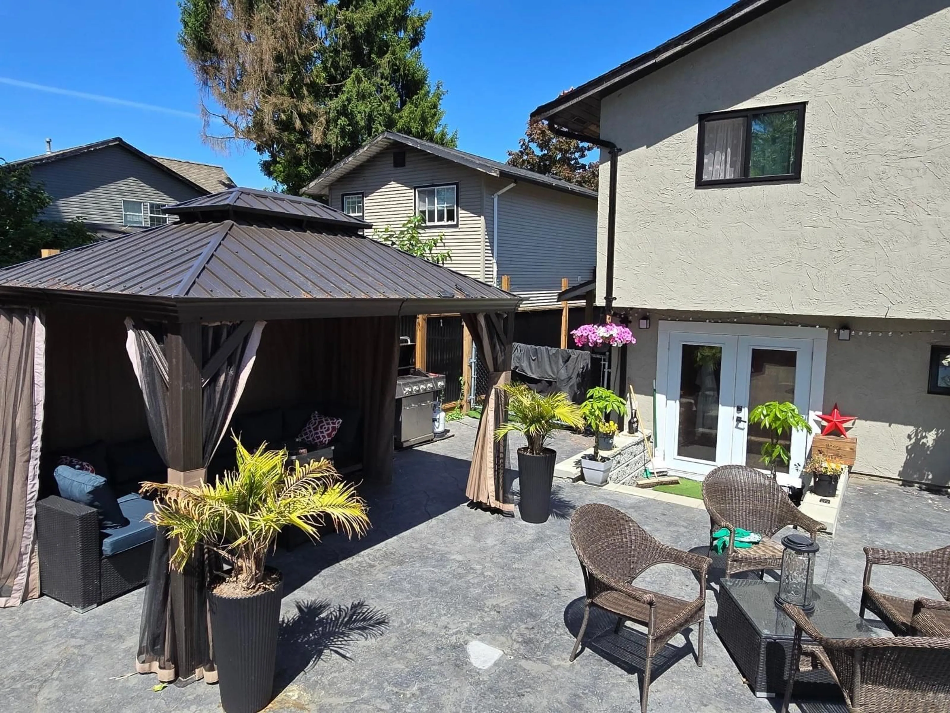 Patio, street for 26500 32A, Langley British Columbia V4W3G1