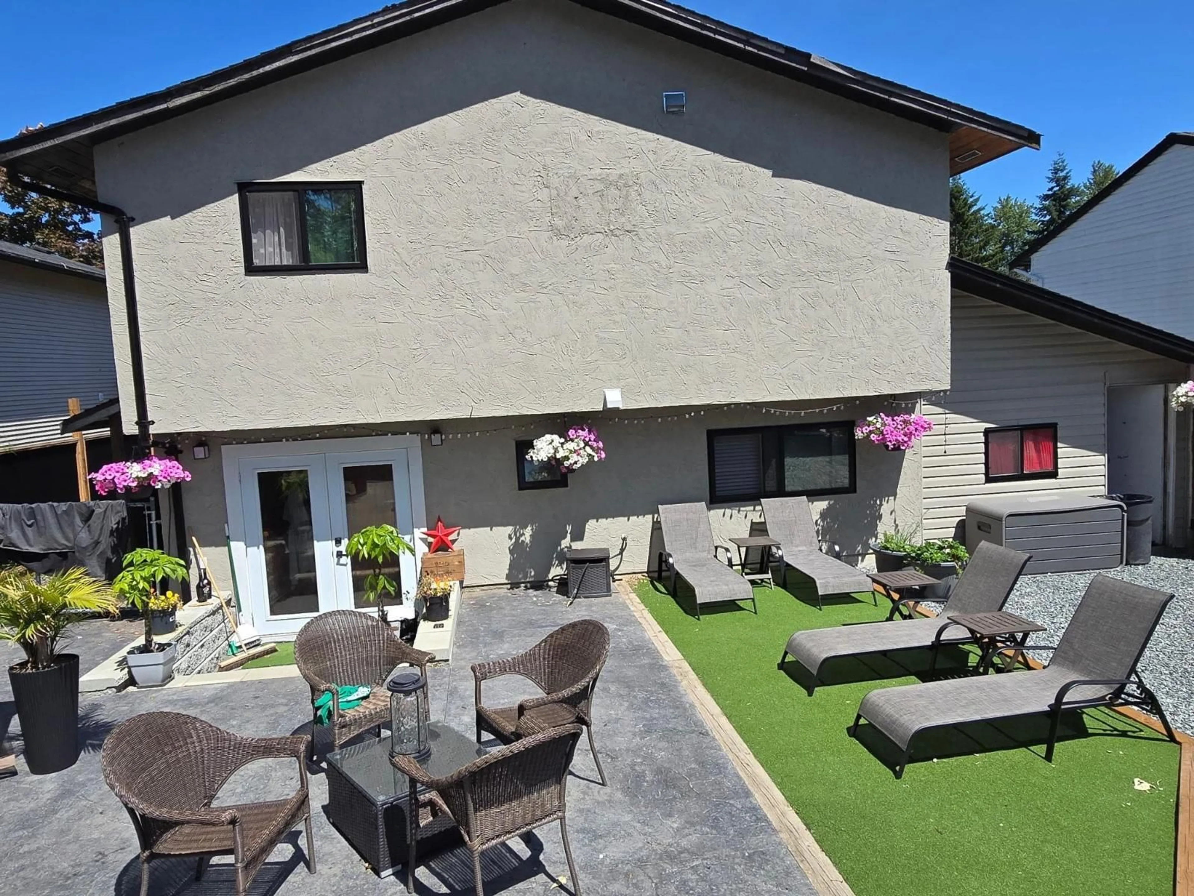 Patio, street for 26500 32A, Langley British Columbia V4W3G1