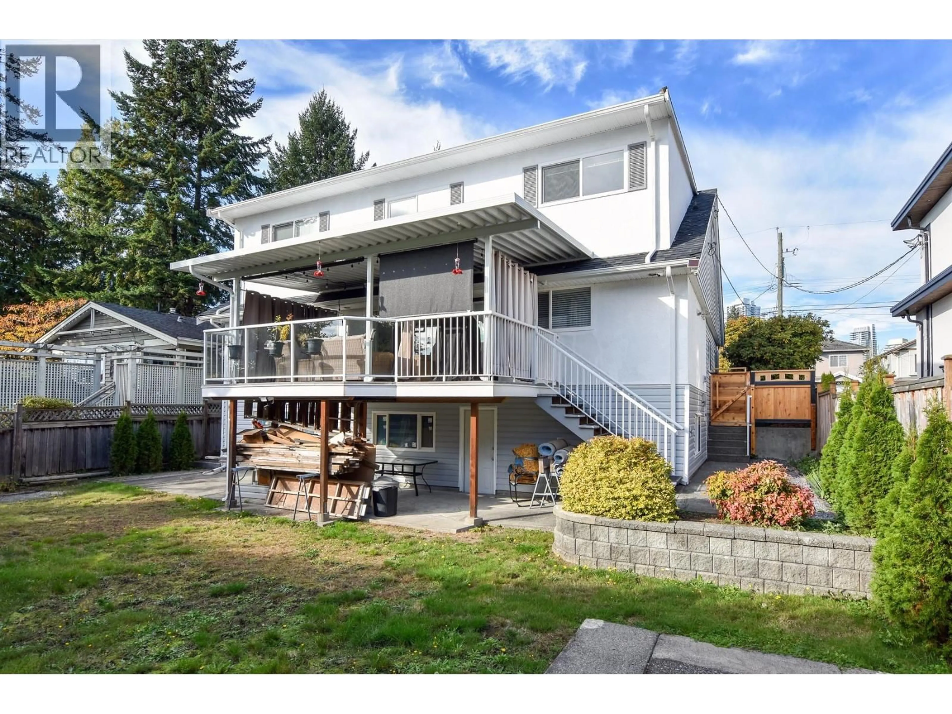 Home with vinyl exterior material, street for 4222 VICTORY STREET, Burnaby British Columbia V5J1P7