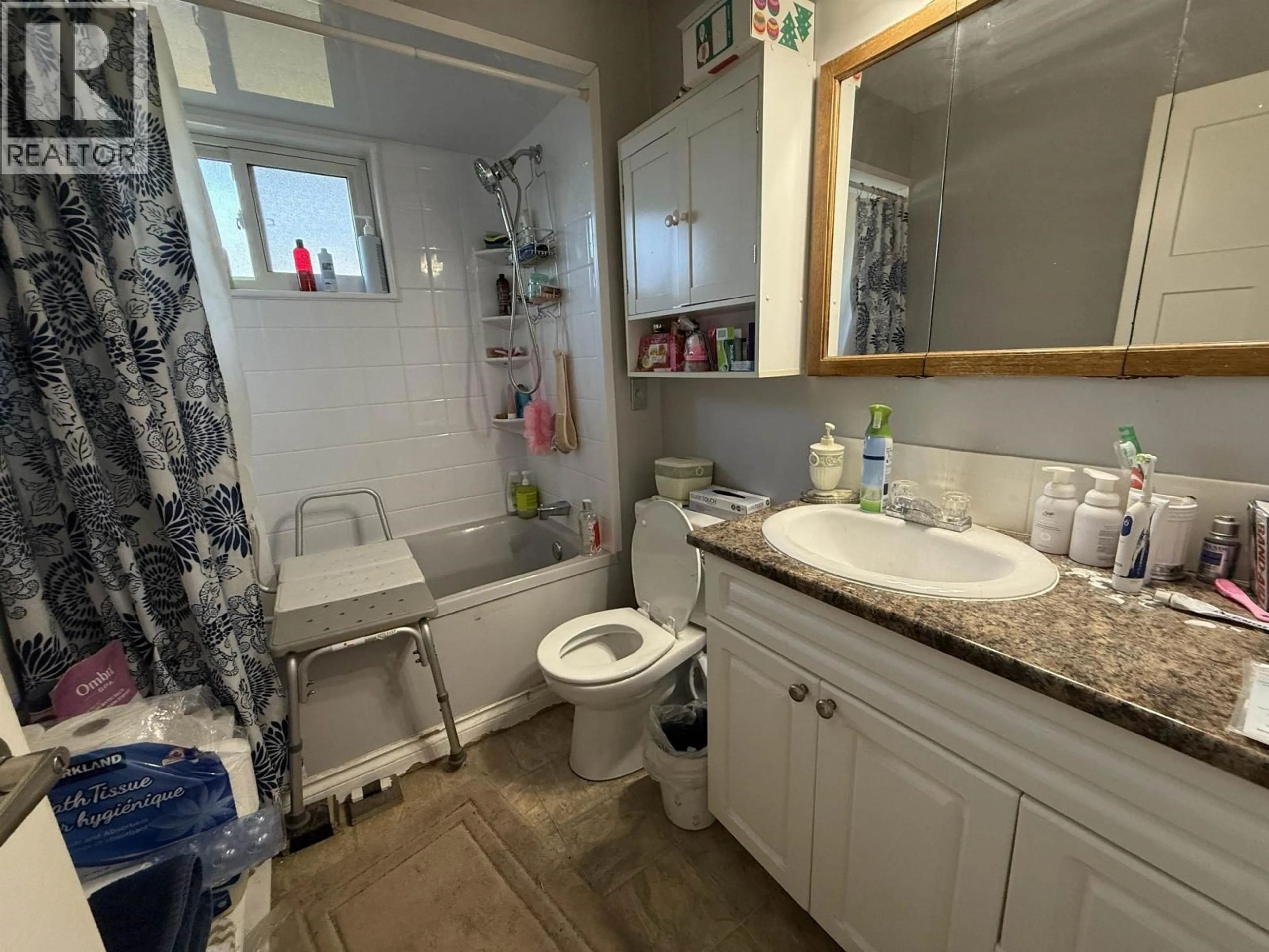 Standard bathroom, unknown for 12129 222 STREET, Maple Ridge British Columbia V2X5W4