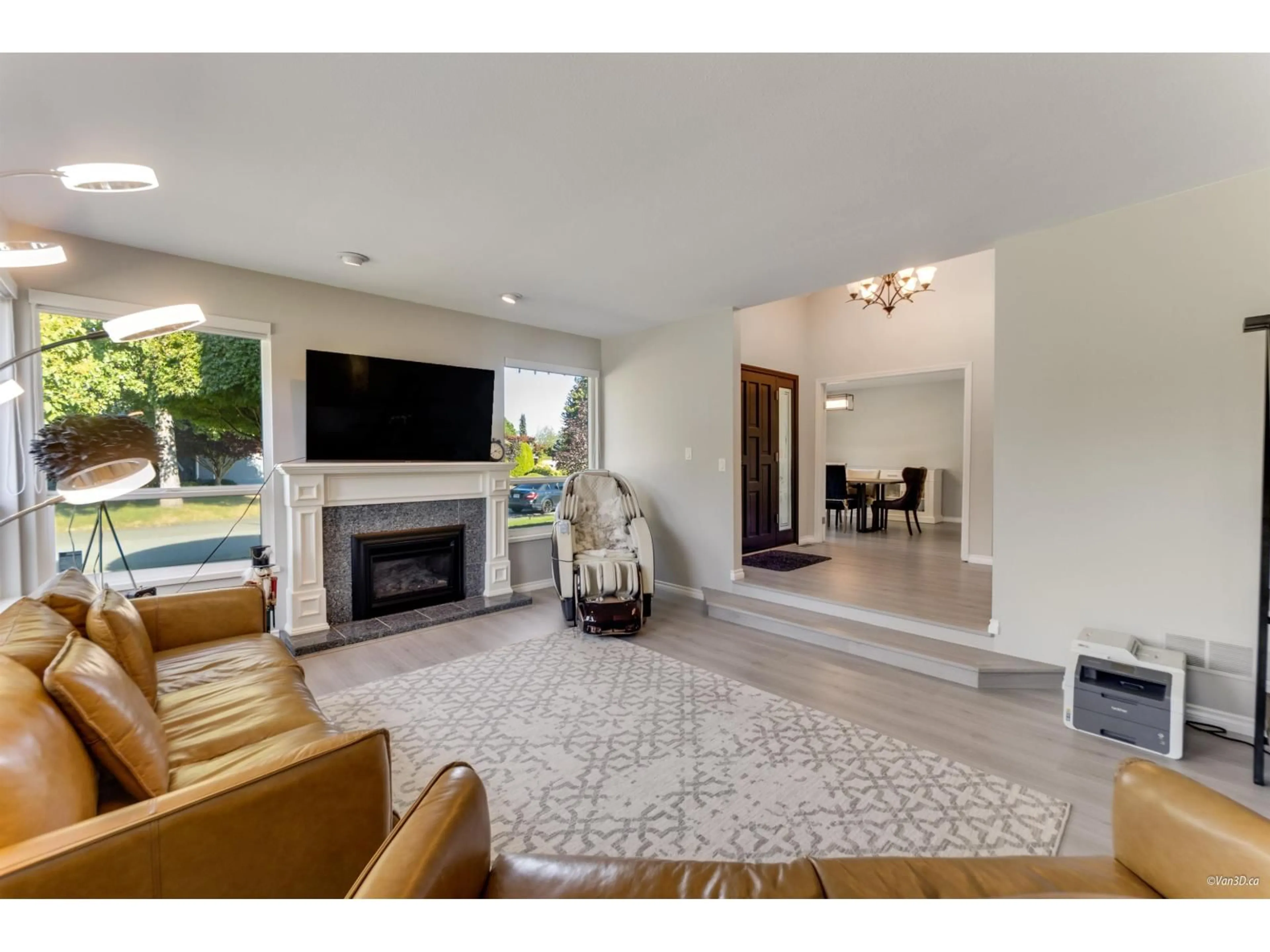 Living room with furniture, unknown for 14854 21, Surrey British Columbia V4A8L6