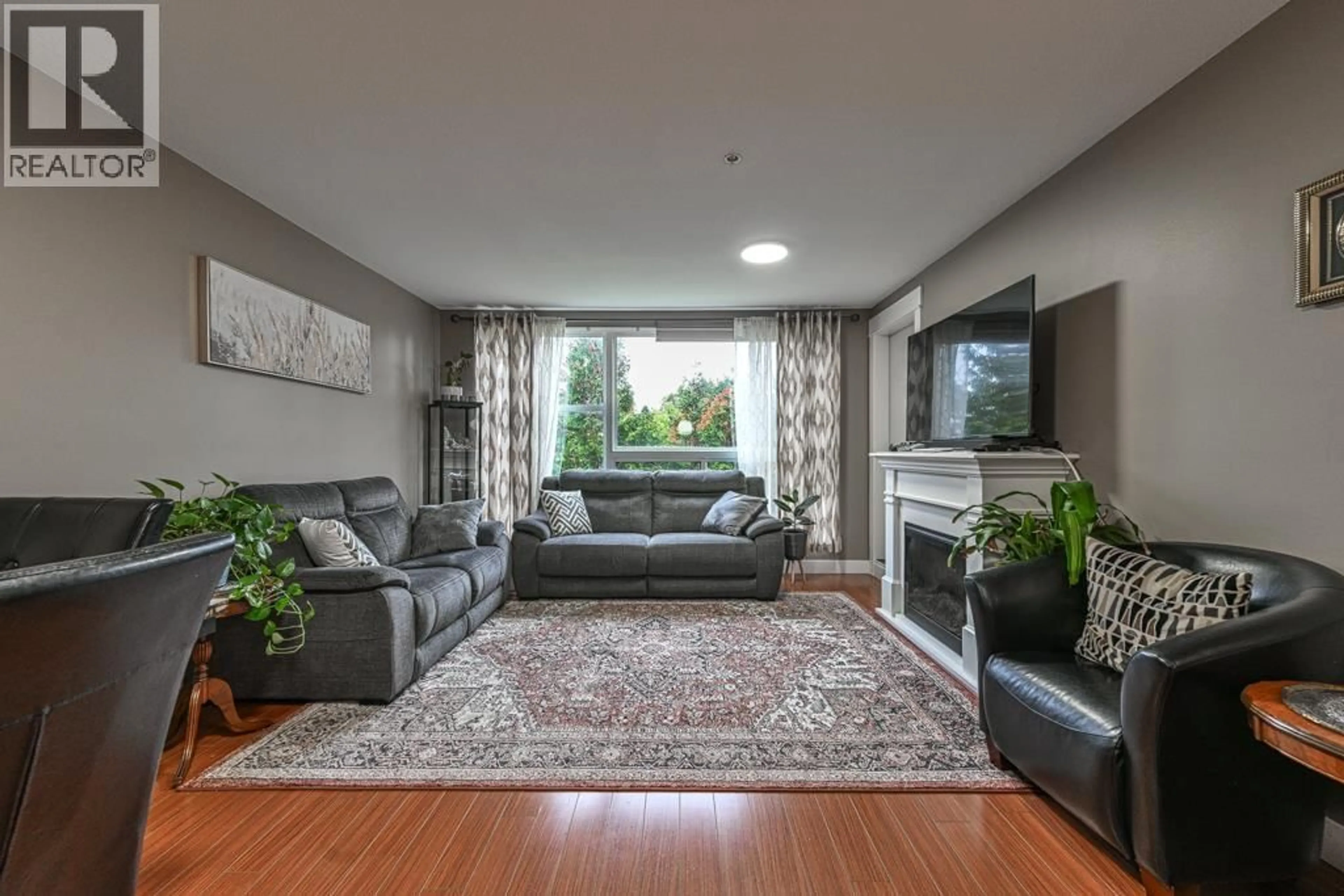 Living room with furniture, unknown for 225 - 12085 228 STREET, Maple Ridge British Columbia V2X6M2