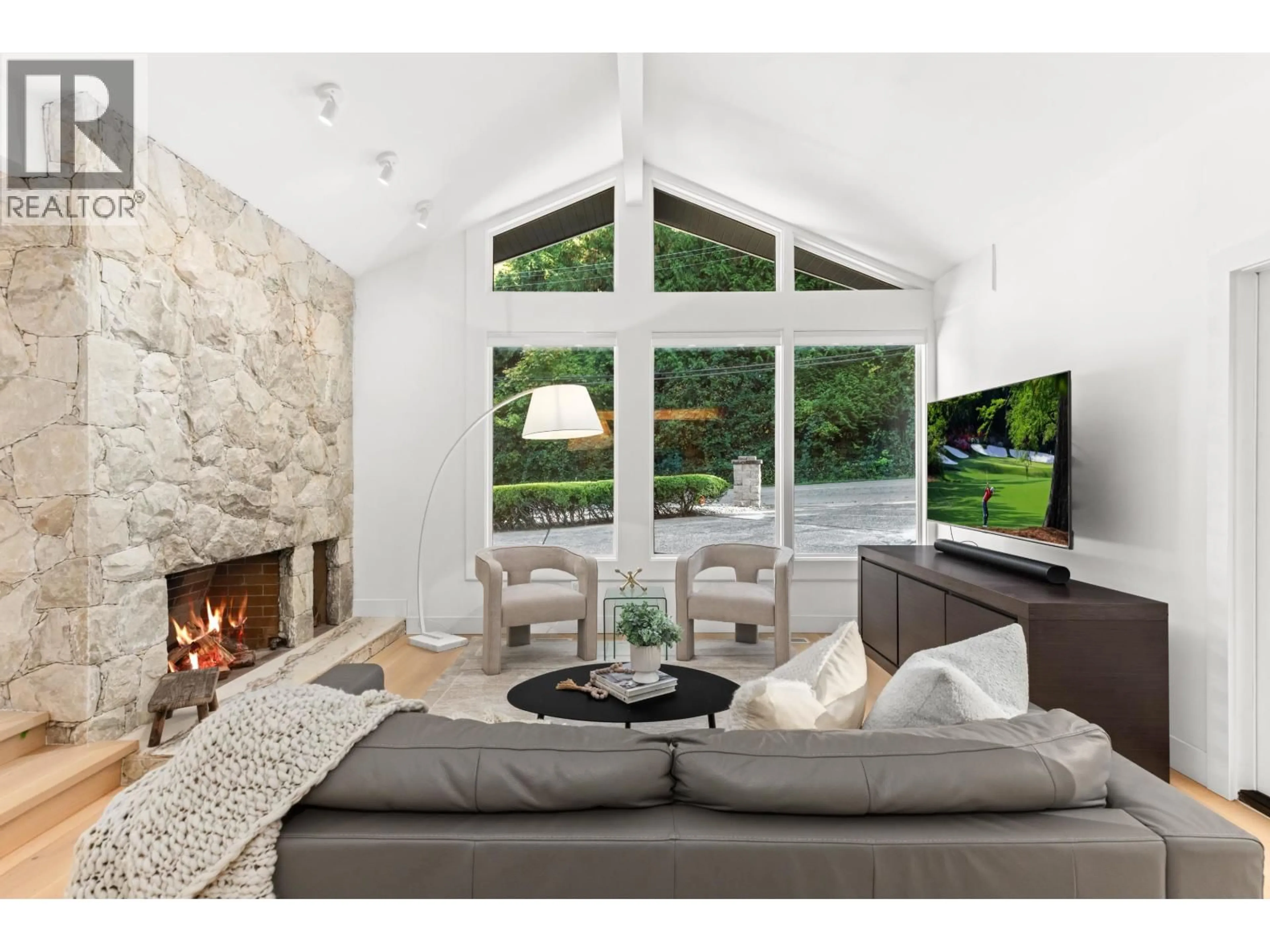 Living room with furniture, ceramic/tile floor for 5540 MARINE DRIVE, West Vancouver British Columbia V7W2R5