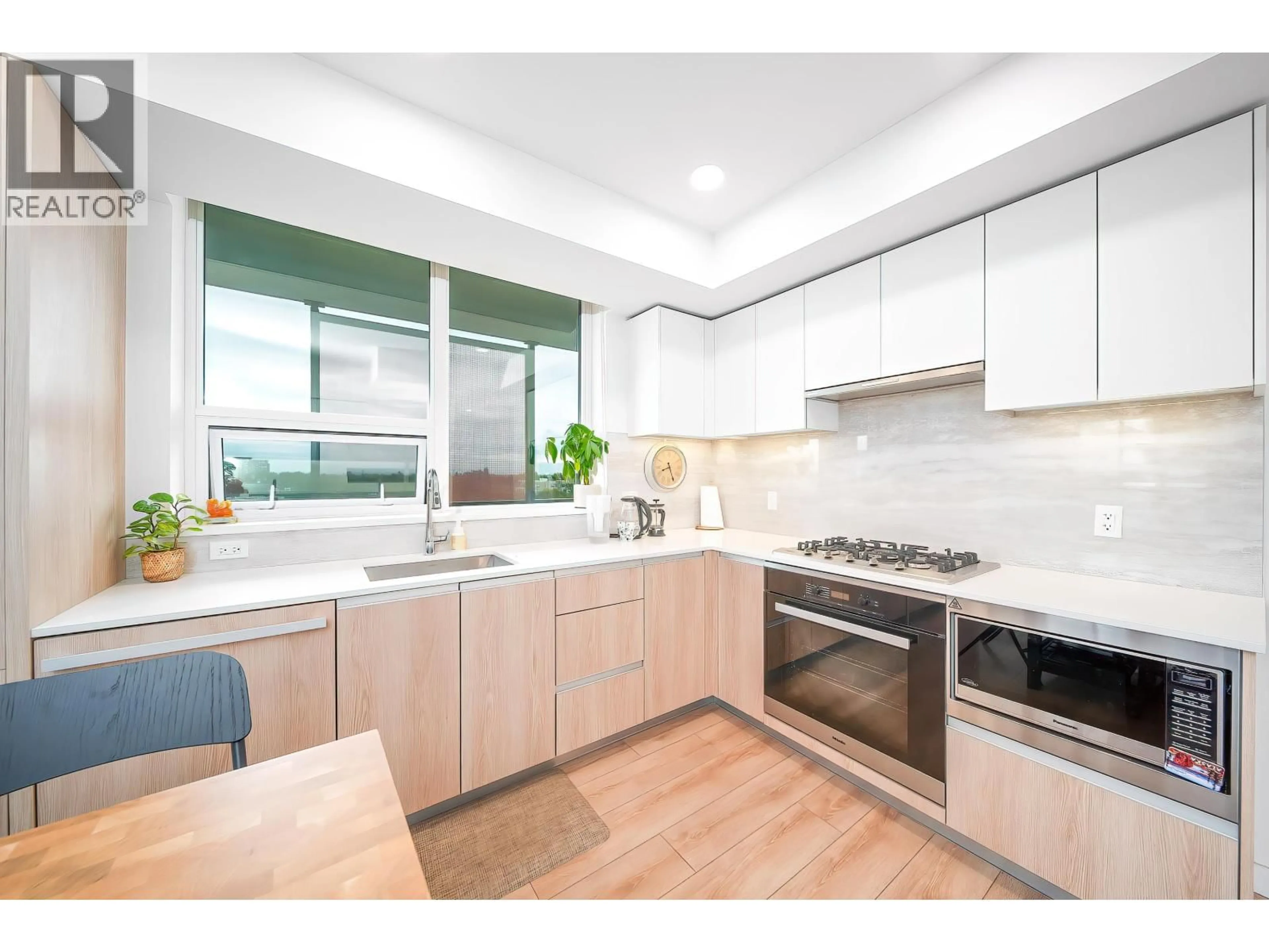 Standard kitchen, unknown for 909 - 6633 BUSWELL STREET, Richmond British Columbia V6Y0M3