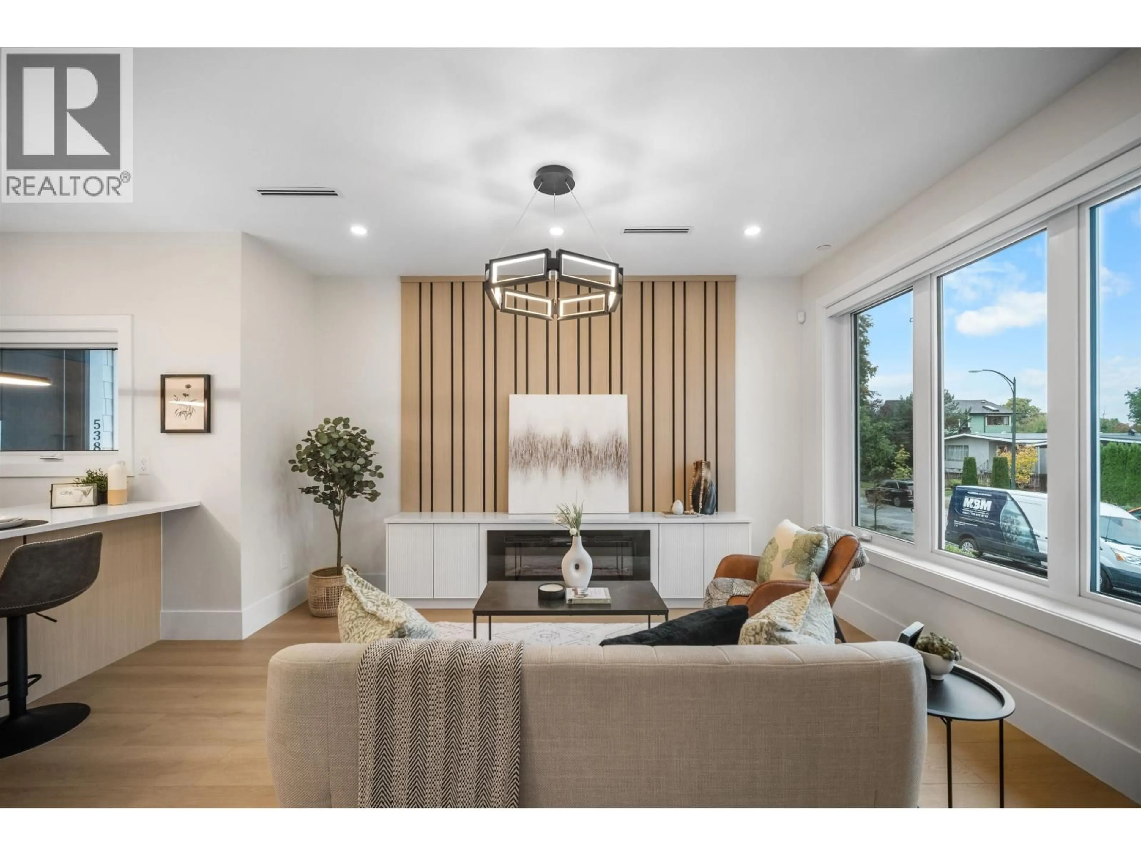 Living room with furniture, unknown for 1 - 5378 CULLODEN STREET, Vancouver British Columbia V5W3R6