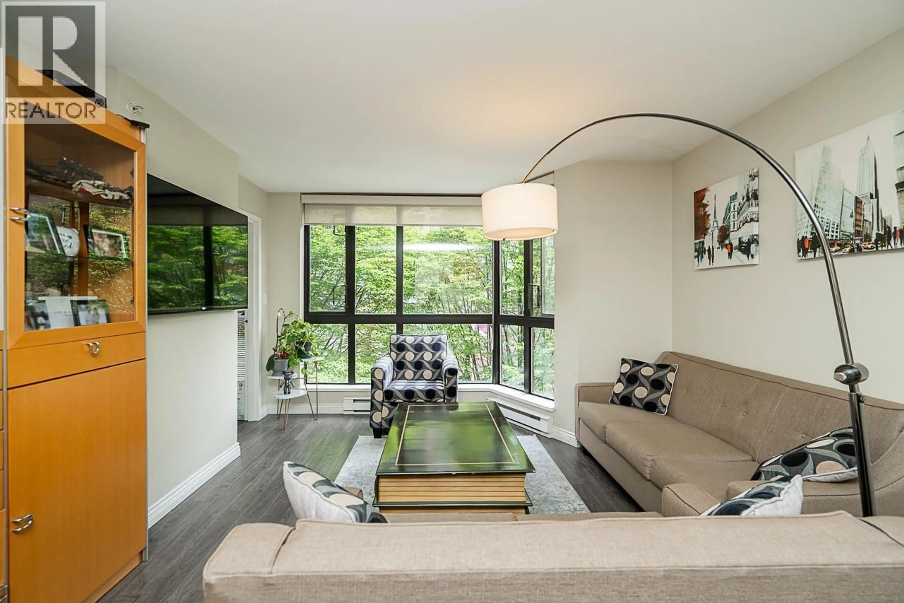 Living room with furniture, unknown for 304 - 488 HELMCKEN STREET, Vancouver British Columbia V6B6E4