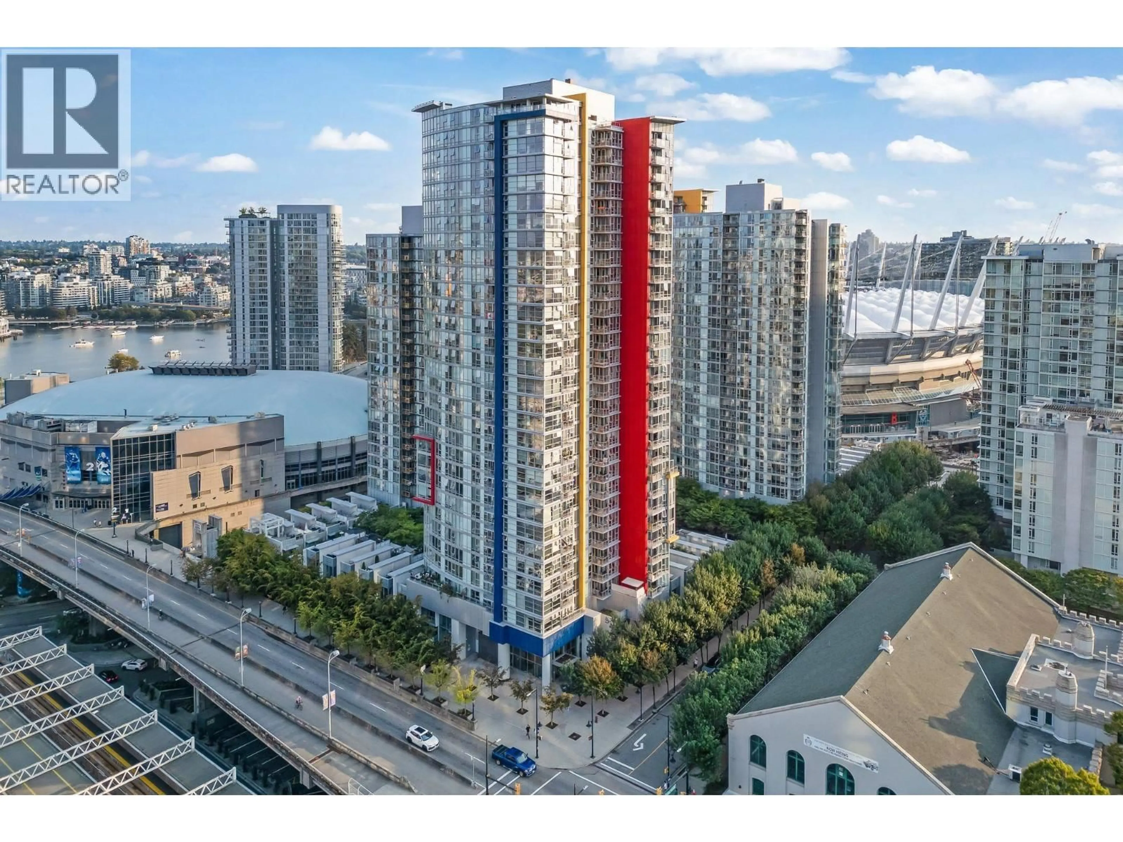 A pic from outside/outdoor area/front of a property/back of a property/a pic from drone, city buildings view from balcony for 1207 - 602 CITADEL PARADE, Vancouver British Columbia V6B1X2