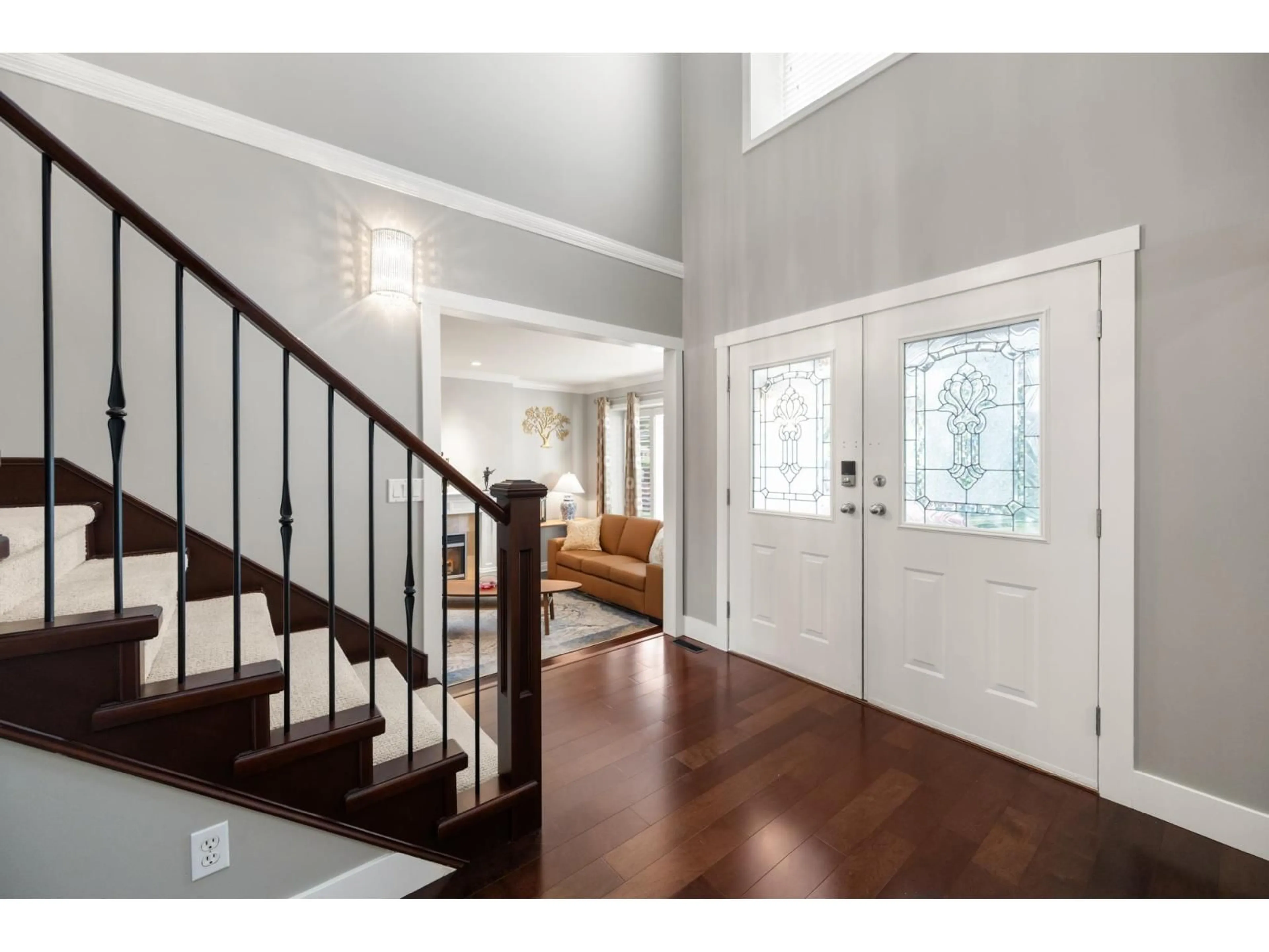 Indoor entryway for 5976 SOUTHPARK, Surrey British Columbia V3X2B9