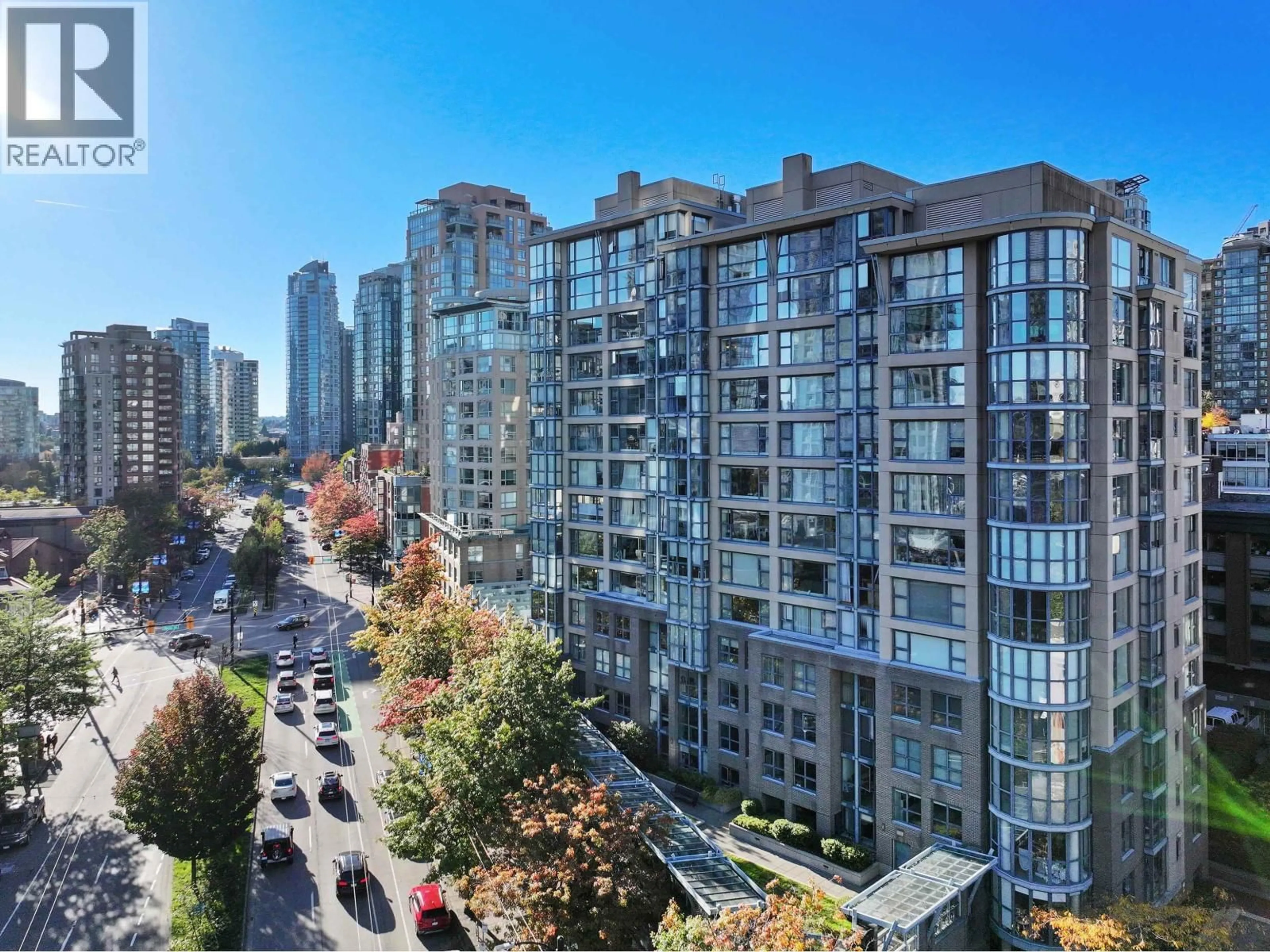 A pic from outside/outdoor area/front of a property/back of a property/a pic from drone, city buildings view from balcony for 602 - 1177 PACIFIC BOULEVARD, Vancouver British Columbia V6Z2R8