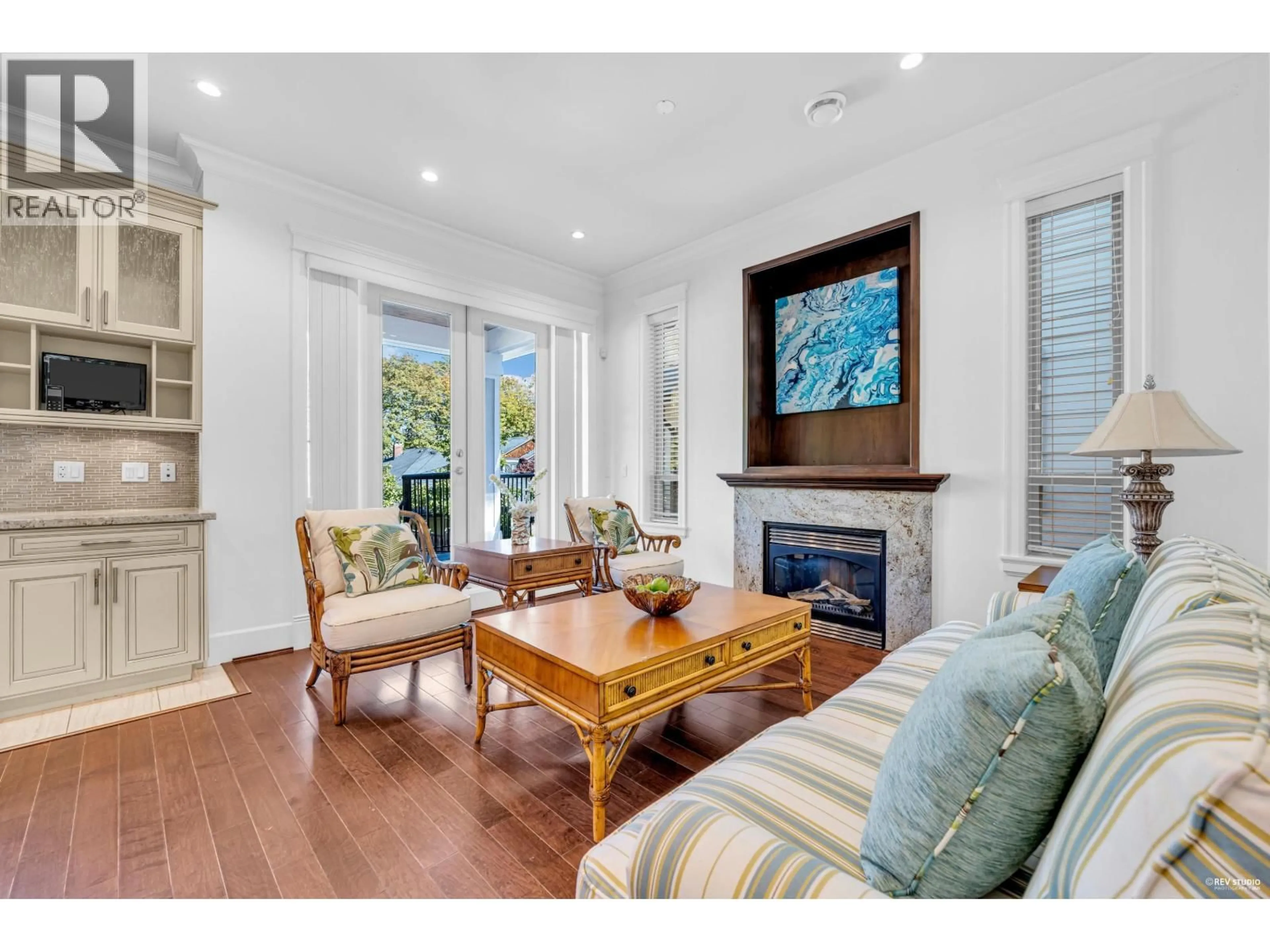 Living room with furniture, wood/laminate floor for 3477 20TH AVENUE, Vancouver British Columbia V6S1E5