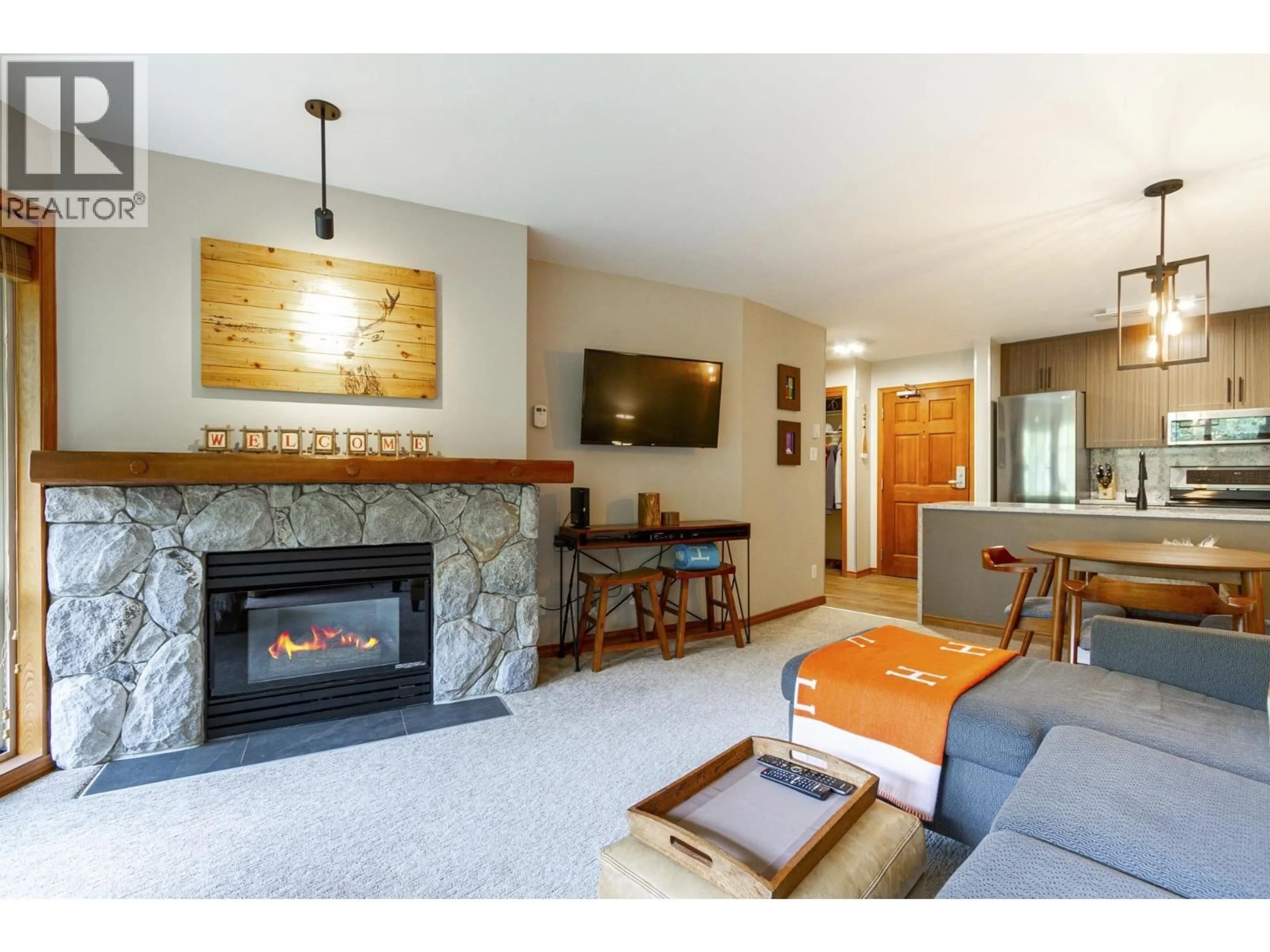 Living room with furniture, unknown for 545 - 4800 SPEARHEAD DRIVE, Whistler British Columbia V8E1G1