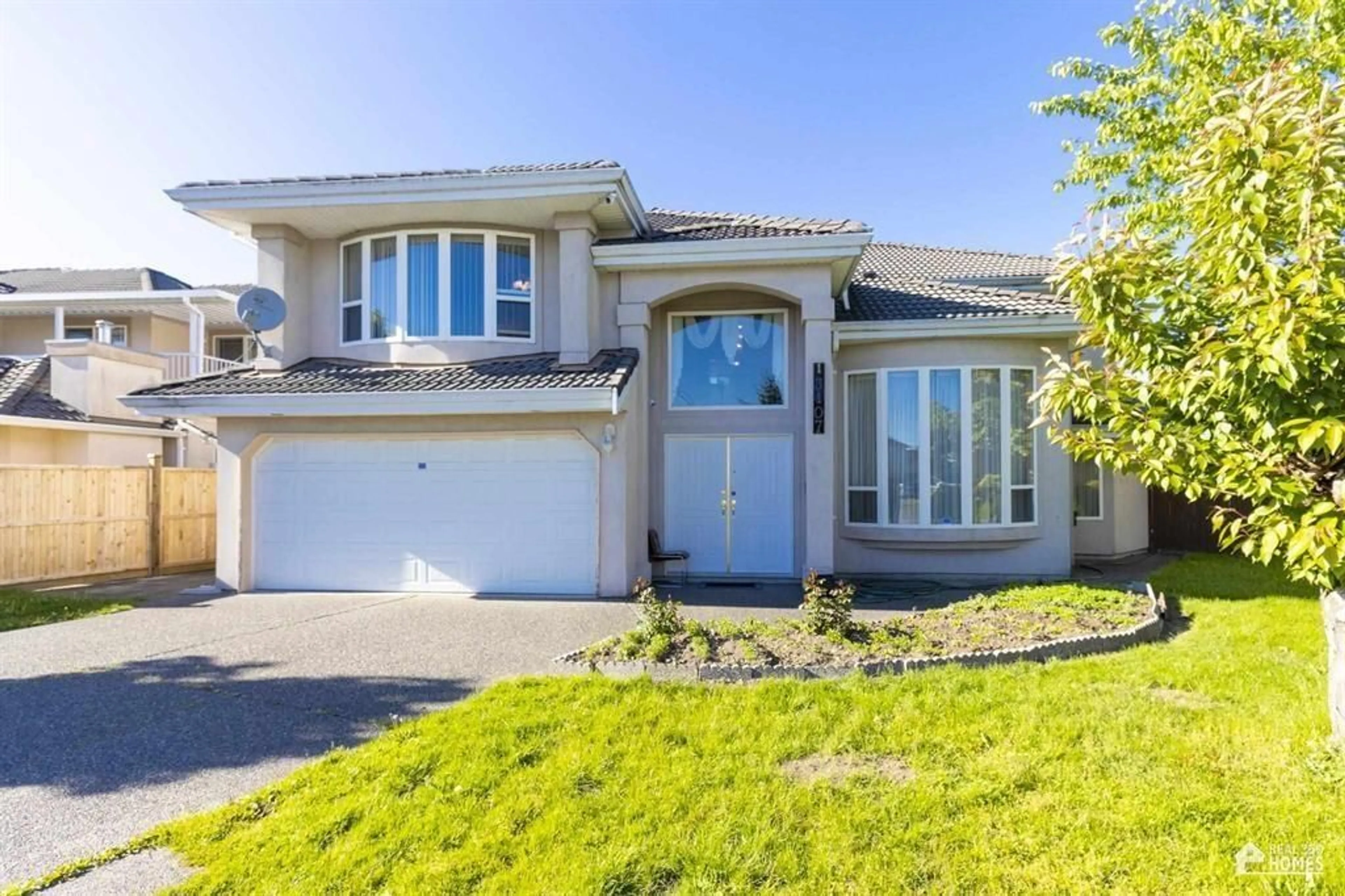 Home with vinyl exterior material, street for 13107 74 AVENUE, Surrey British Columbia V3W1C3