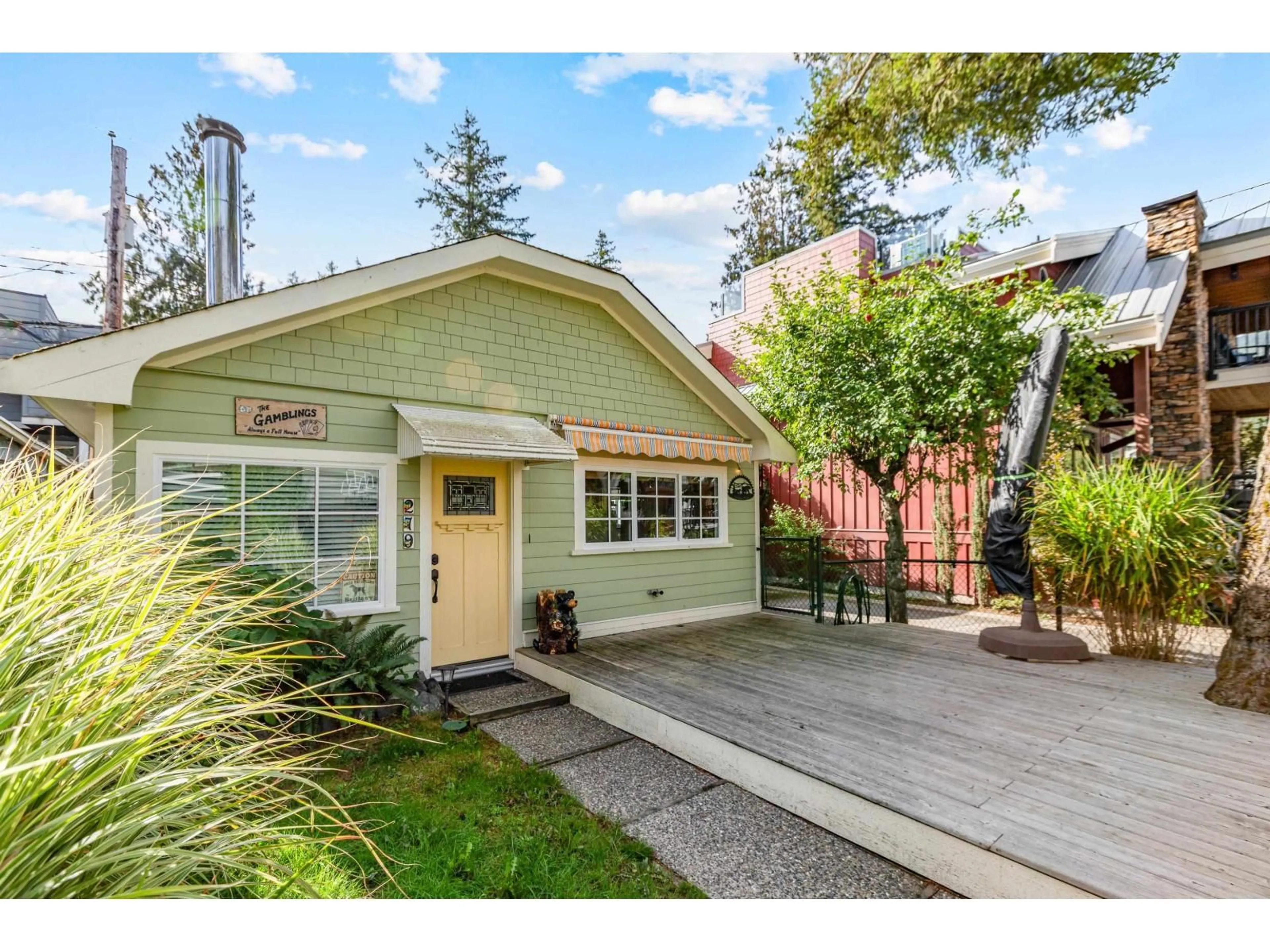 Home with vinyl exterior material, street for 279 FIR STREET, Chilliwack British Columbia V2R4Y5