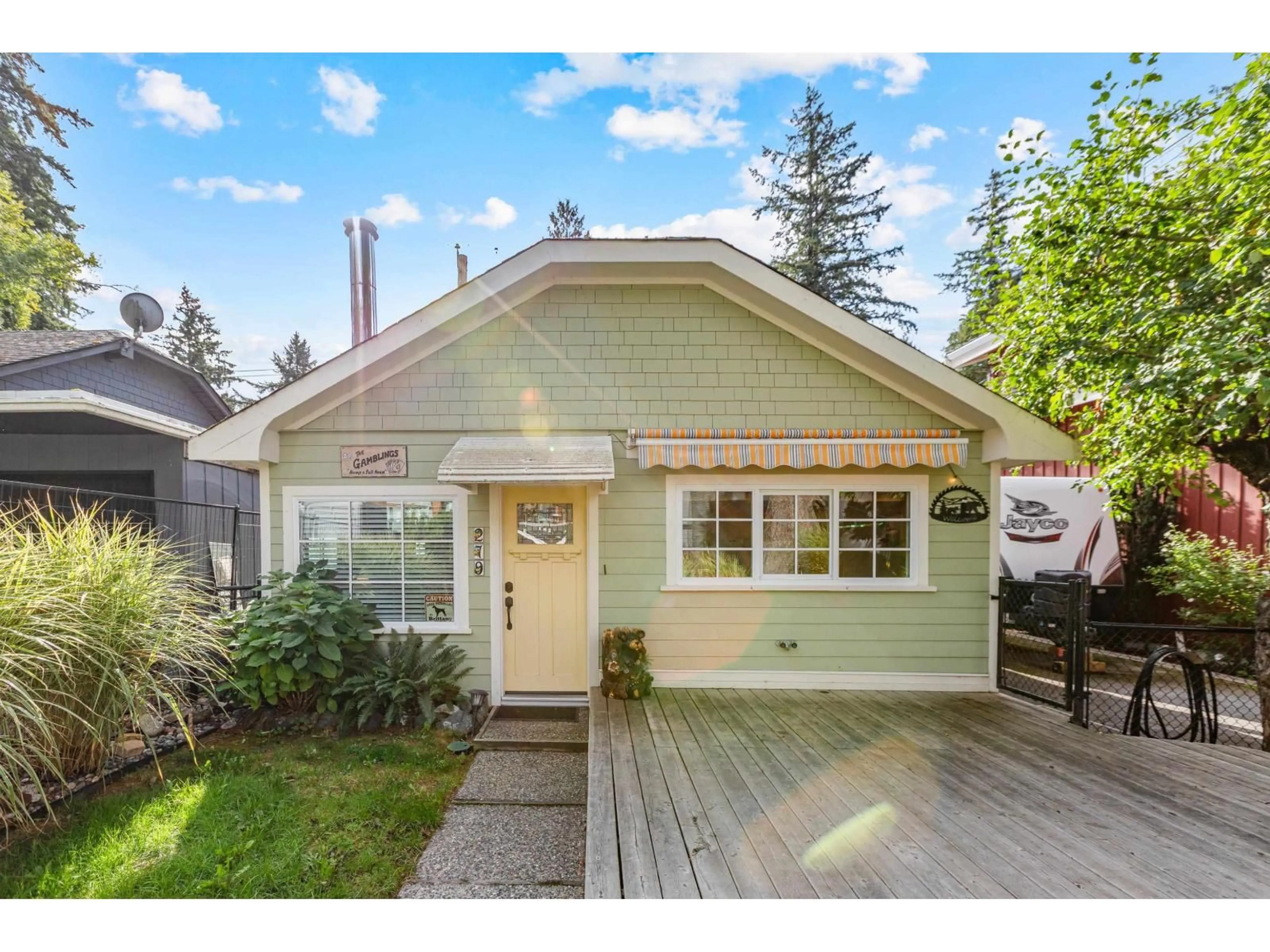 Home with vinyl exterior material, street for 279 FIR STREET, Chilliwack British Columbia V2R4Y5