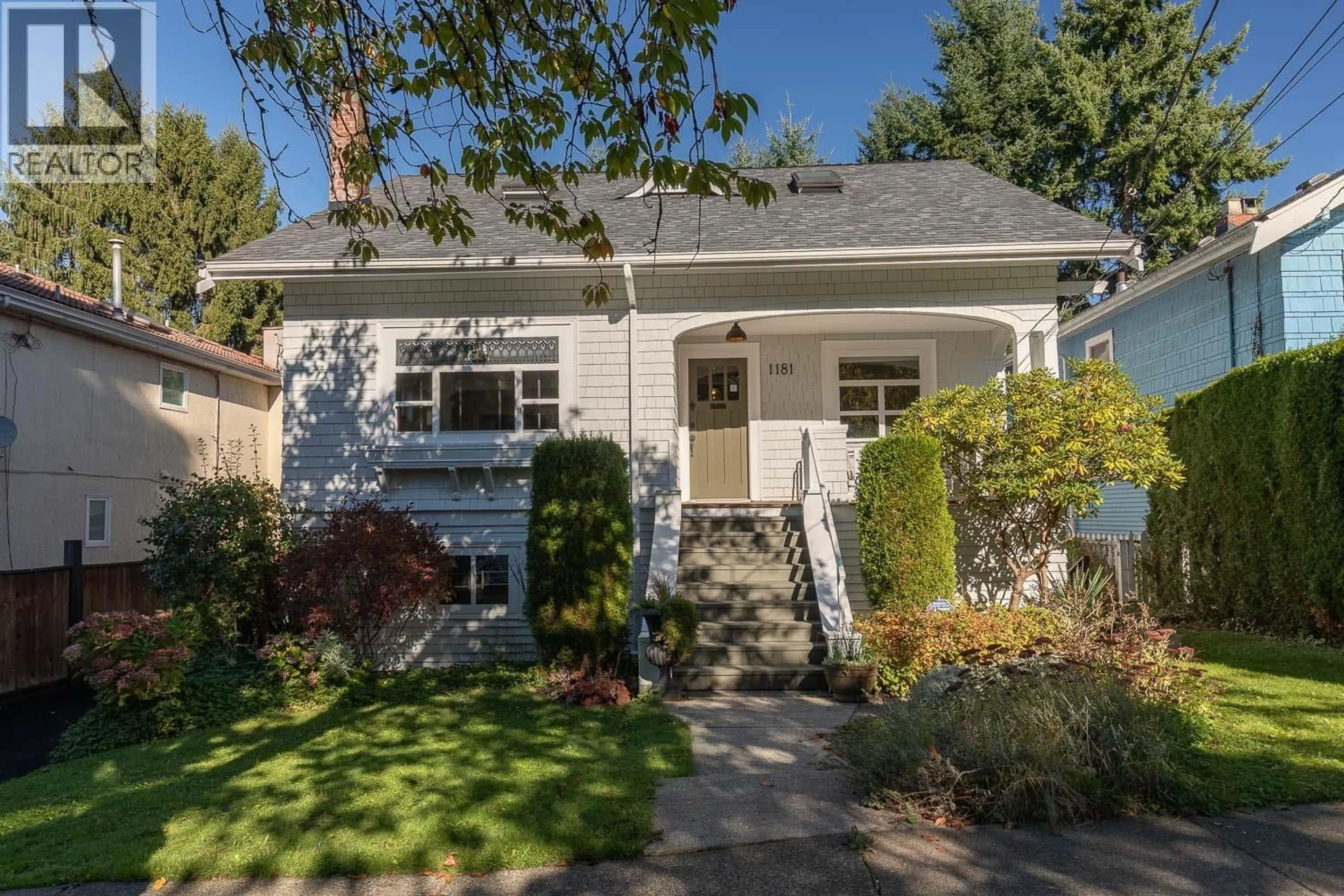 Home with vinyl exterior material, street for 1181 22ND AVENUE, Vancouver British Columbia V5V1W5