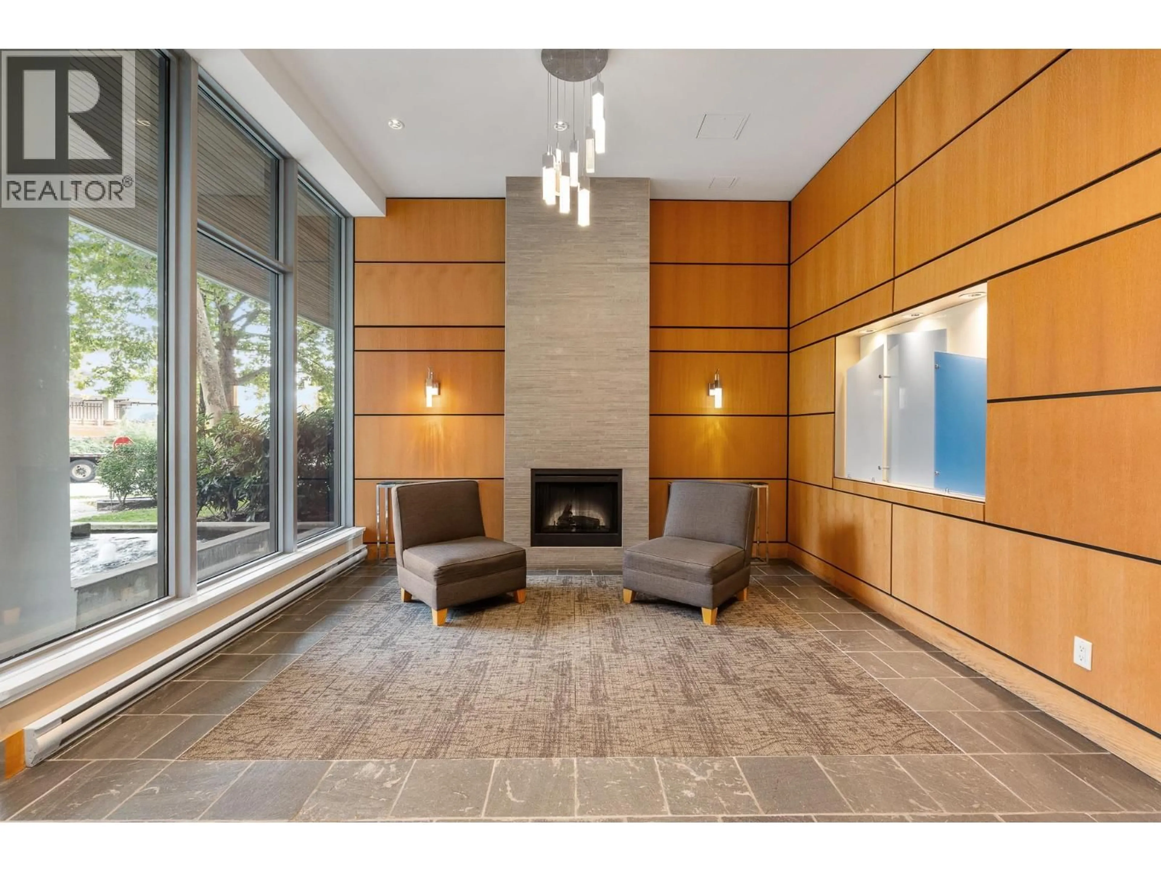 Lobby for 707 - 2289 YUKON CRESCENT, Burnaby British Columbia V5C0B2