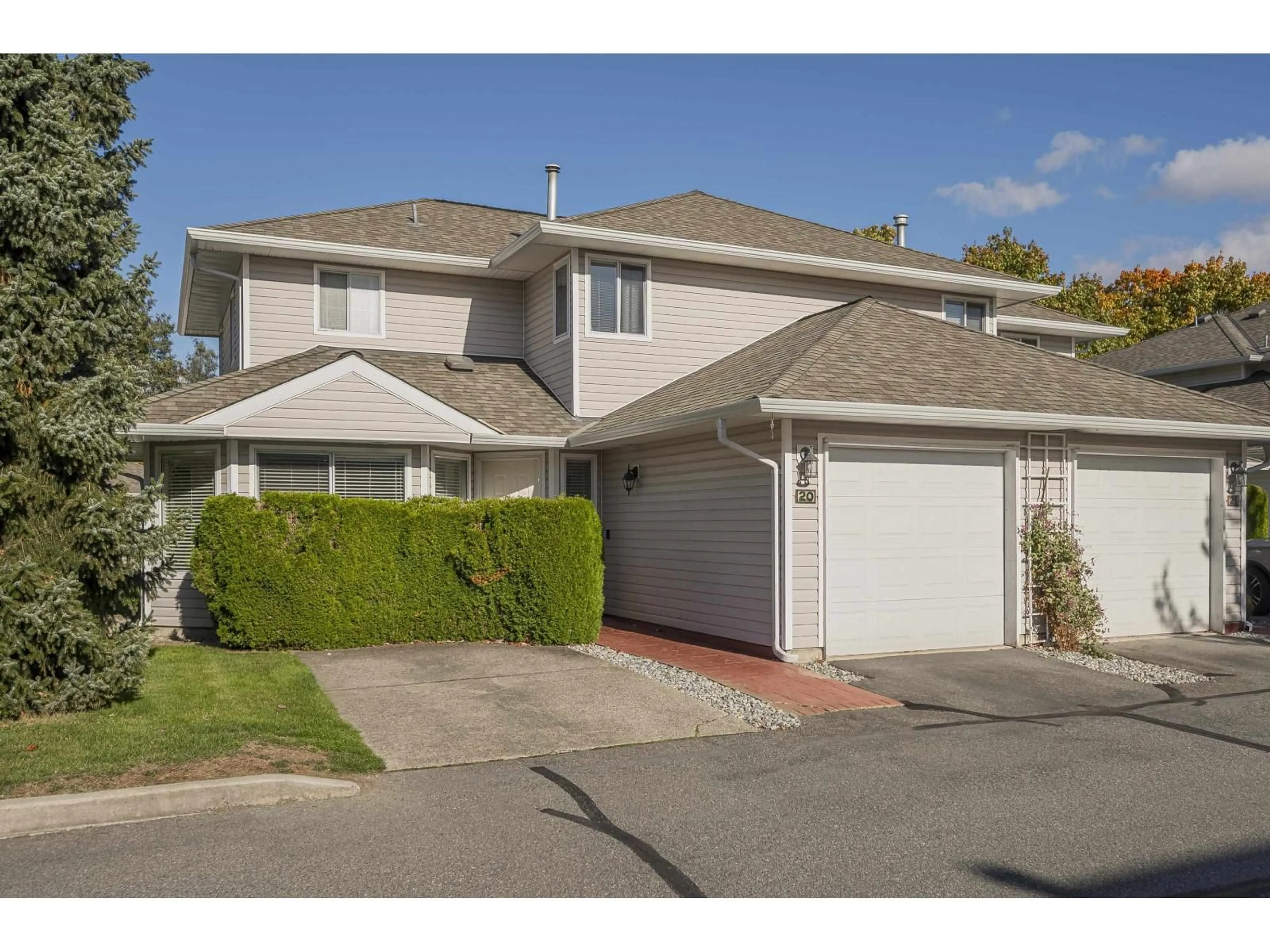Home with vinyl exterior material, street for 20 - 21928 48, Langley British Columbia V3A8H1