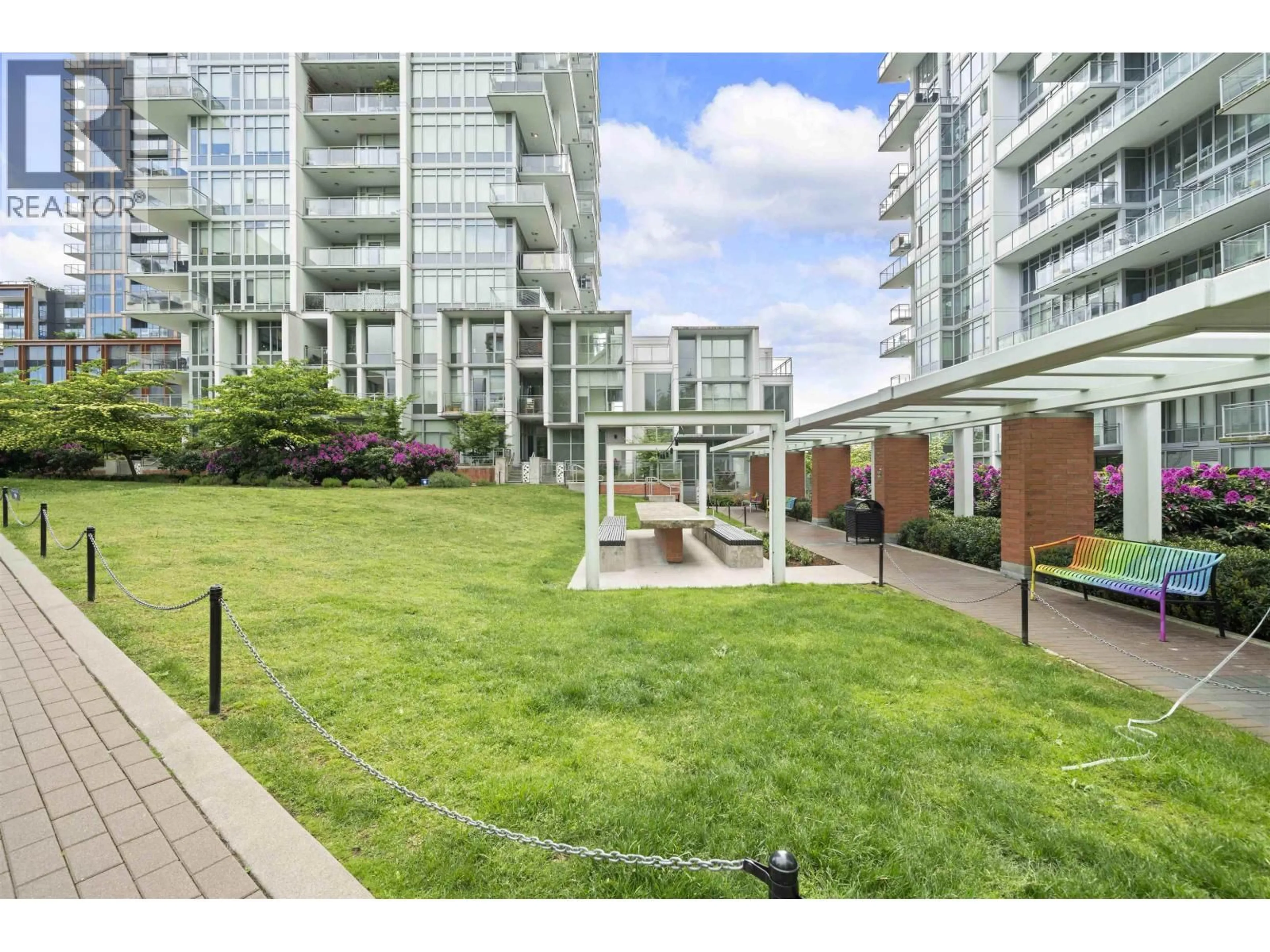 Patio, street for 713 - 258 NELSON'S COURT, New Westminster British Columbia V3L0J9