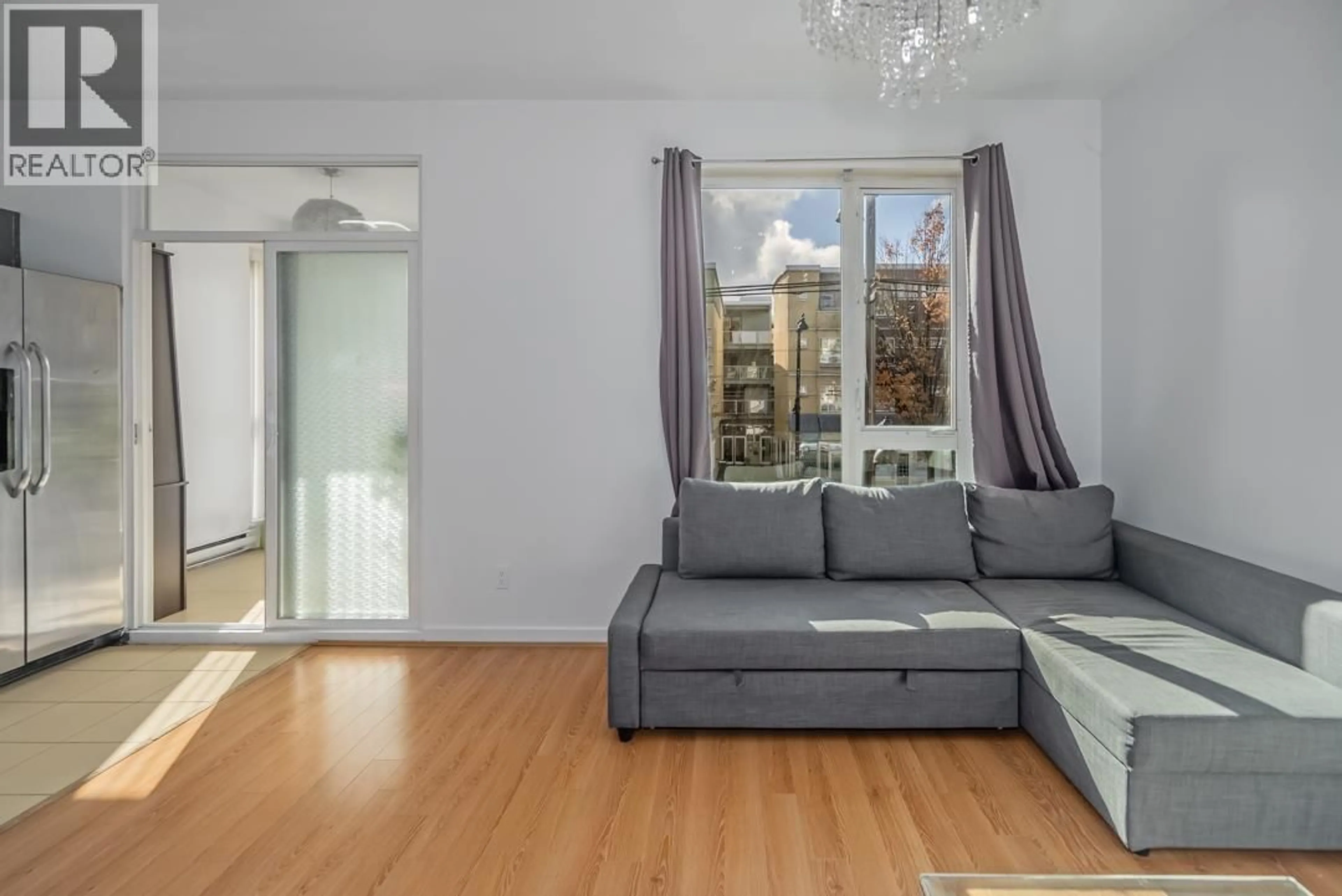 Living room with furniture, unknown for 212 - 2239 KINGSWAY, Vancouver British Columbia V5N0E5