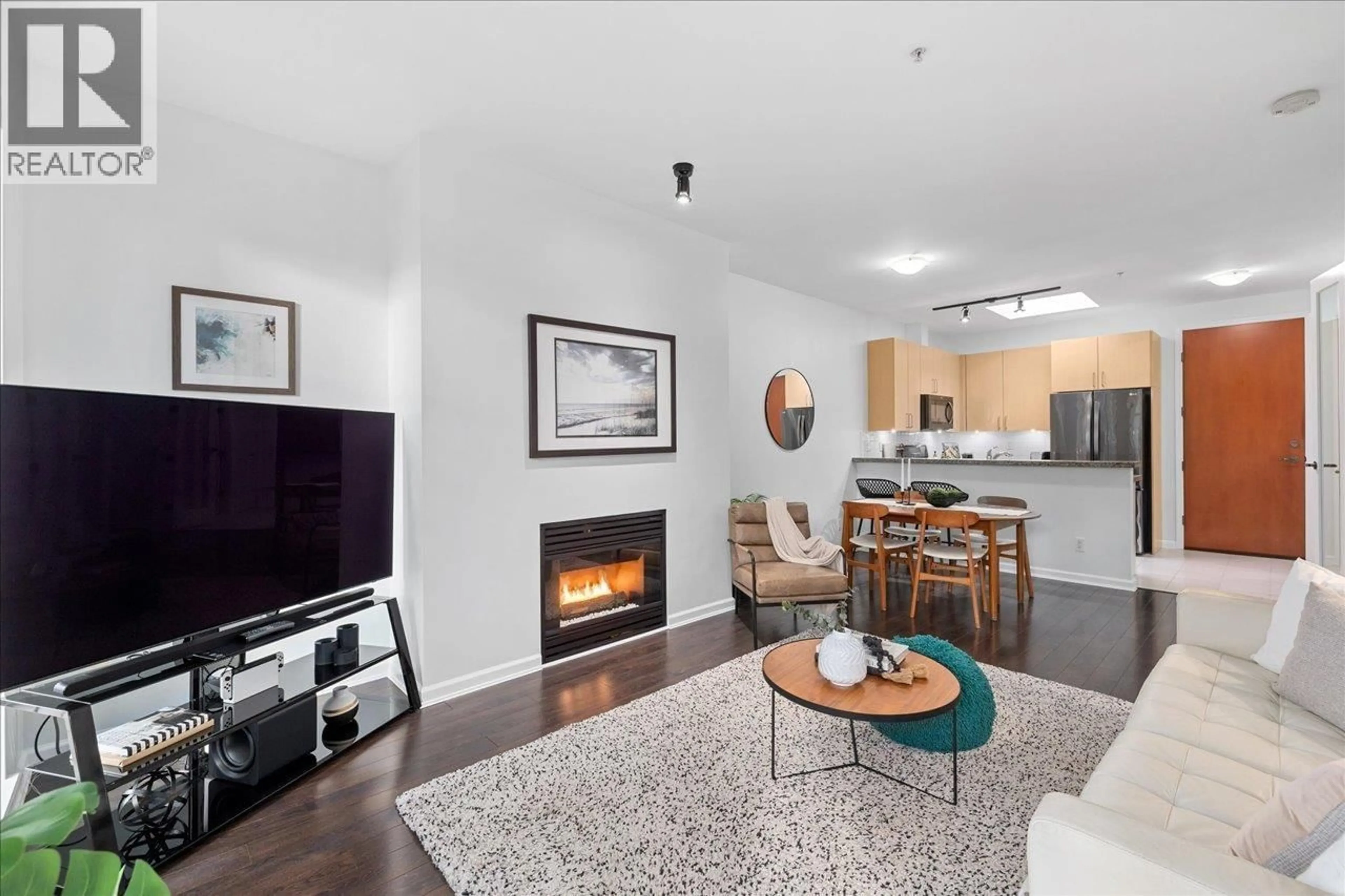 Living room with furniture, unknown for 412 - 2065 12TH AVENUE, Vancouver British Columbia V6J5L9