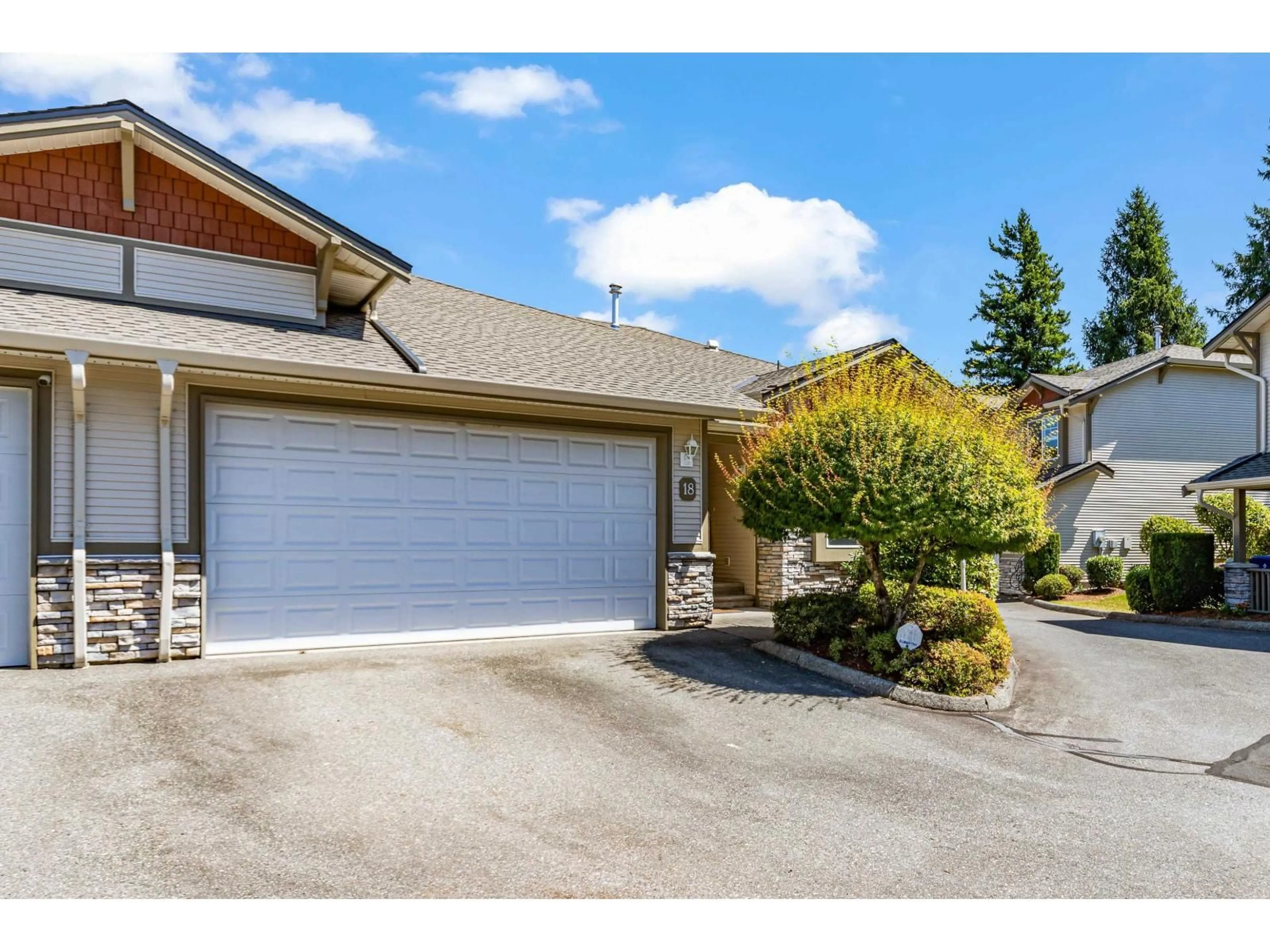 Indoor garage for 18 - 3635 BLUE JAY, Abbotsford British Columbia V2T6R6