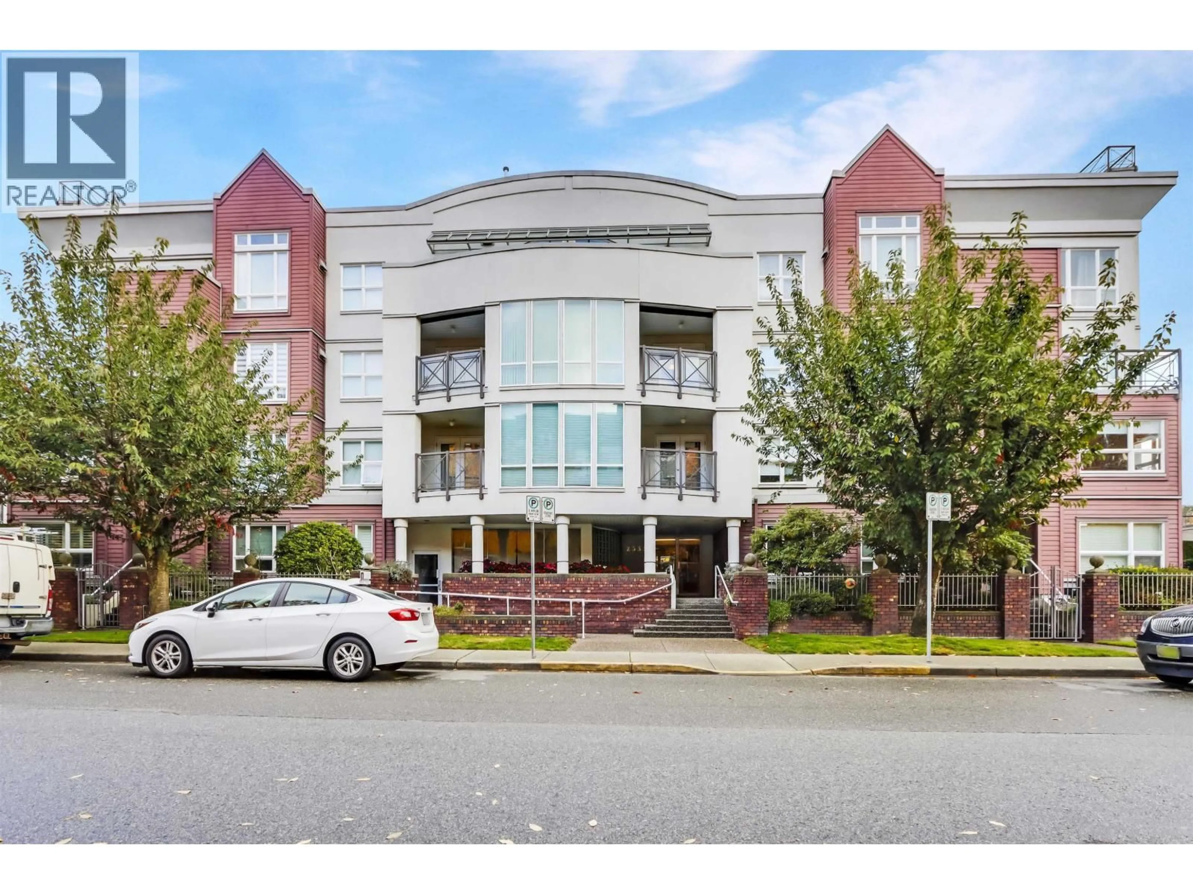 A pic from outside/outdoor area/front of a property/back of a property/a pic from drone, unknown for 202 - 2335 WHYTE AVENUE, Port Coquitlam British Columbia V3C2A3