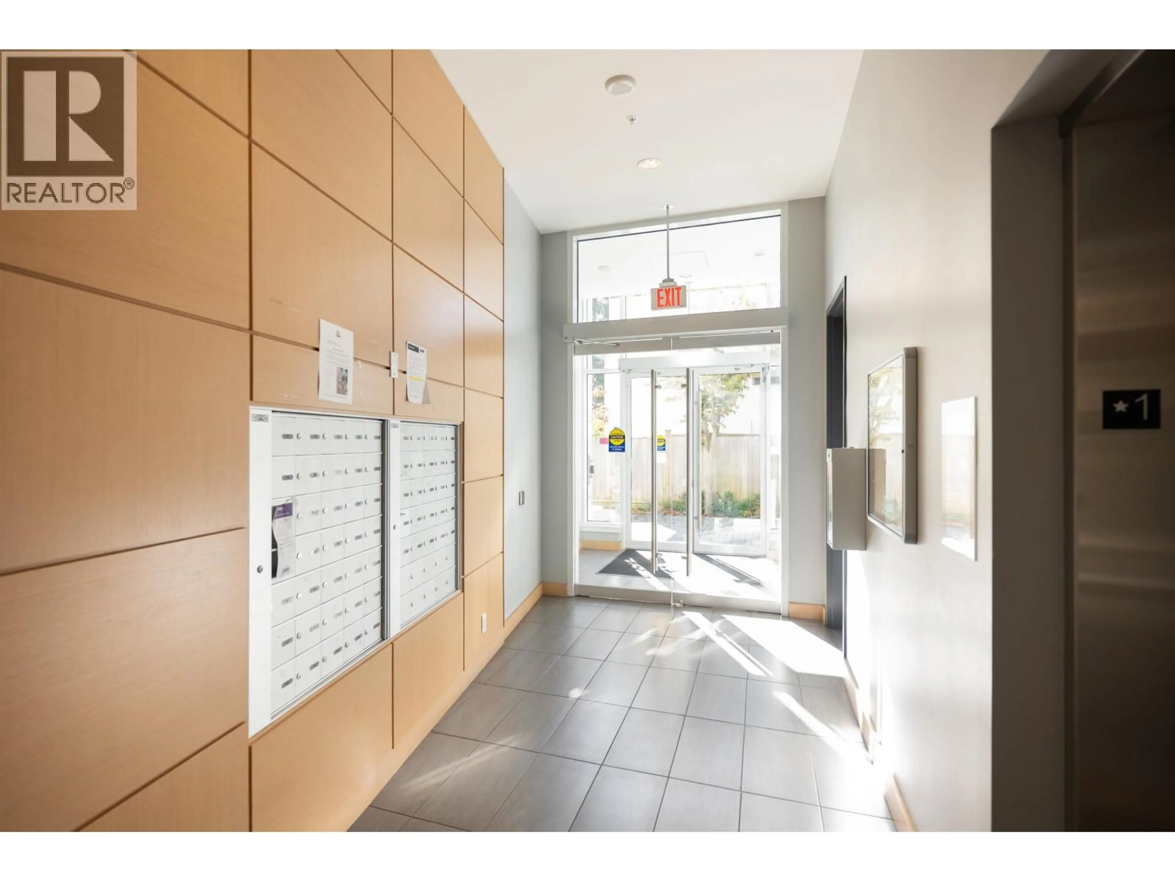 Indoor foyer for 907 - 6383 CAMBIE STREET, Vancouver British Columbia V5Z0G7