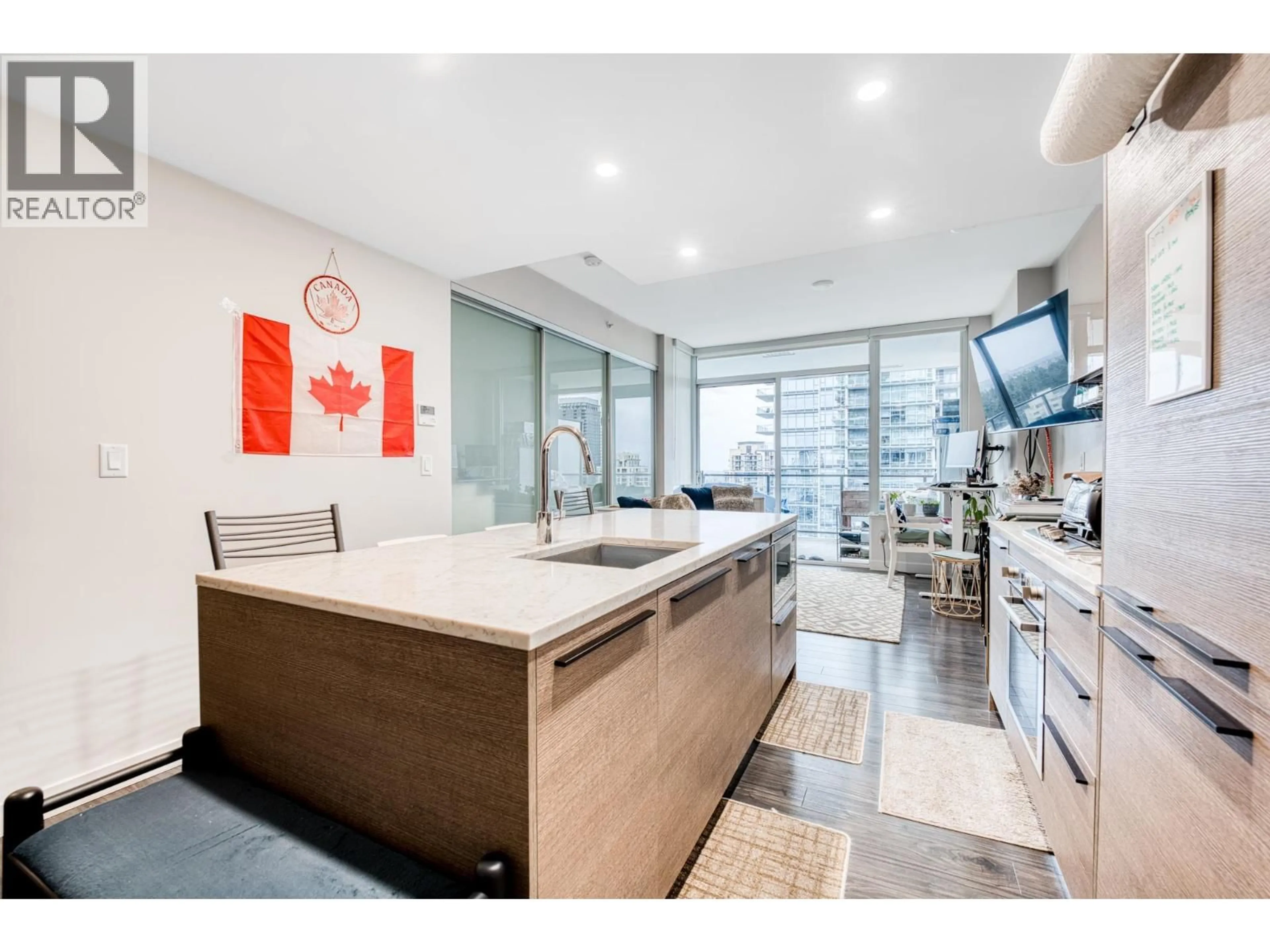 Open concept kitchen, ceramic/tile floor for 2407 - 6383 MCKAY AVENUE, Burnaby British Columbia V5H0H8