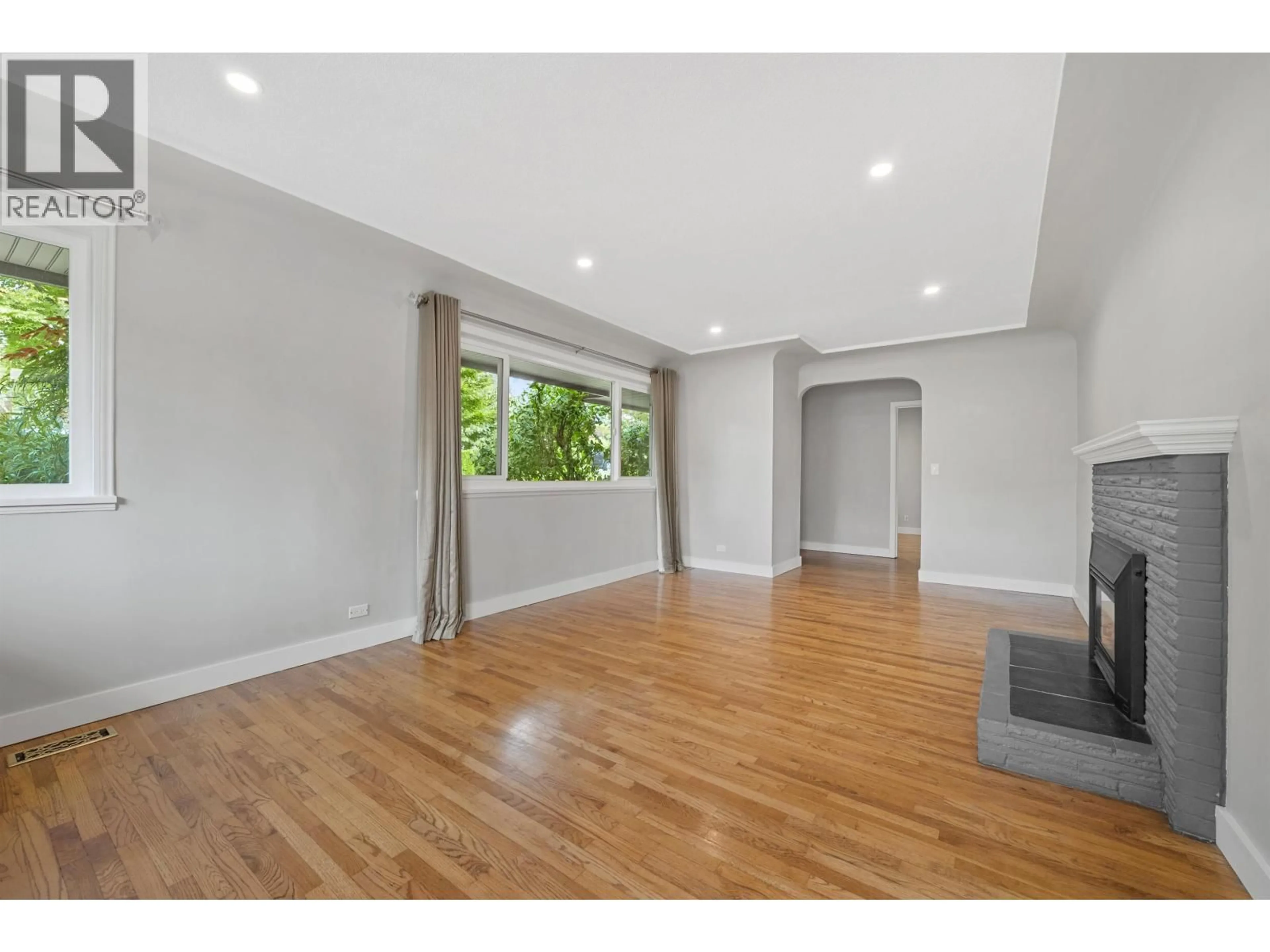 A pic of a room for 1137 CLOVERLEY STREET, North Vancouver British Columbia V7L1N7