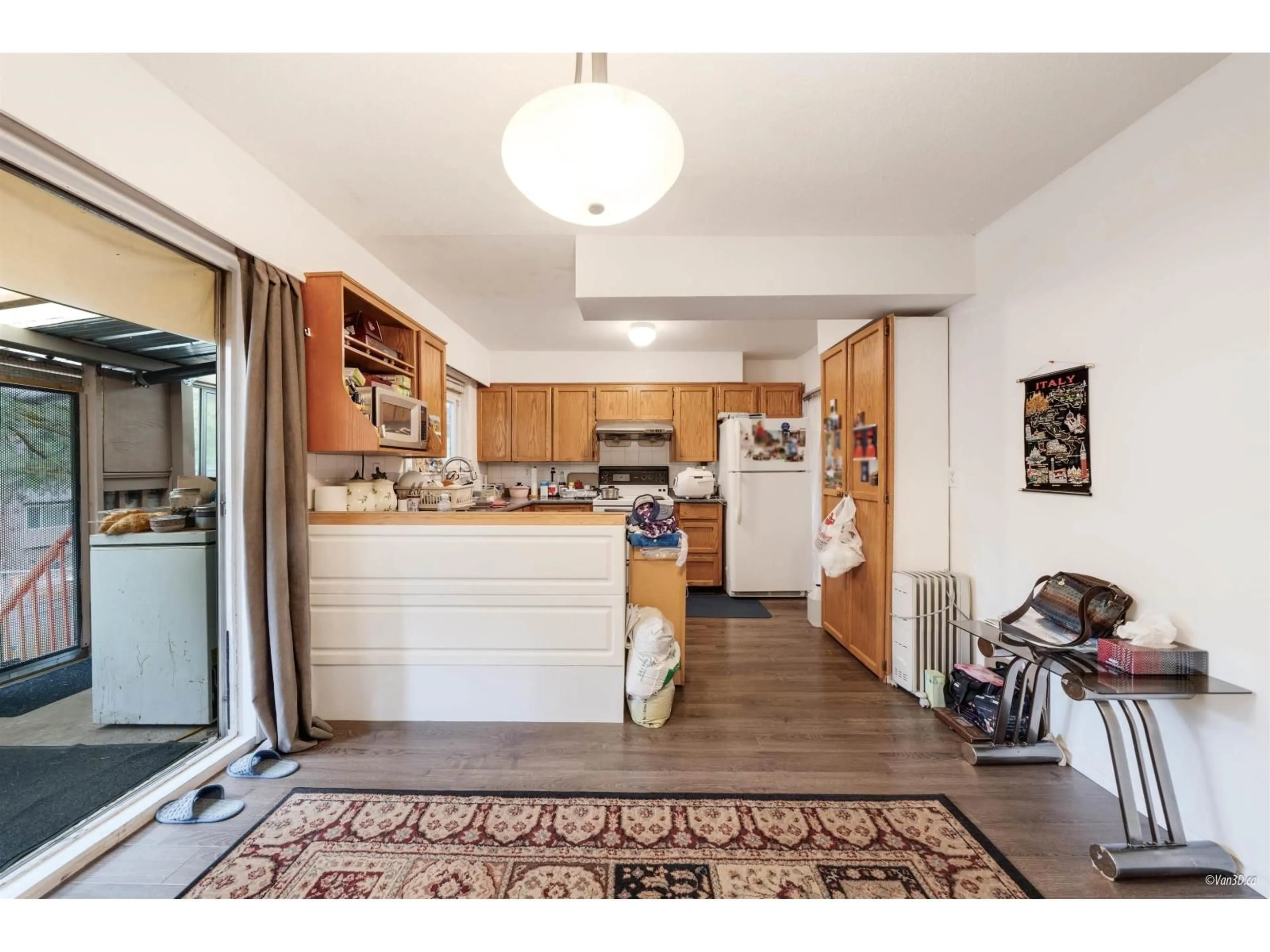 Open concept kitchen, unknown for 10186 144A, Surrey British Columbia V3R3P8