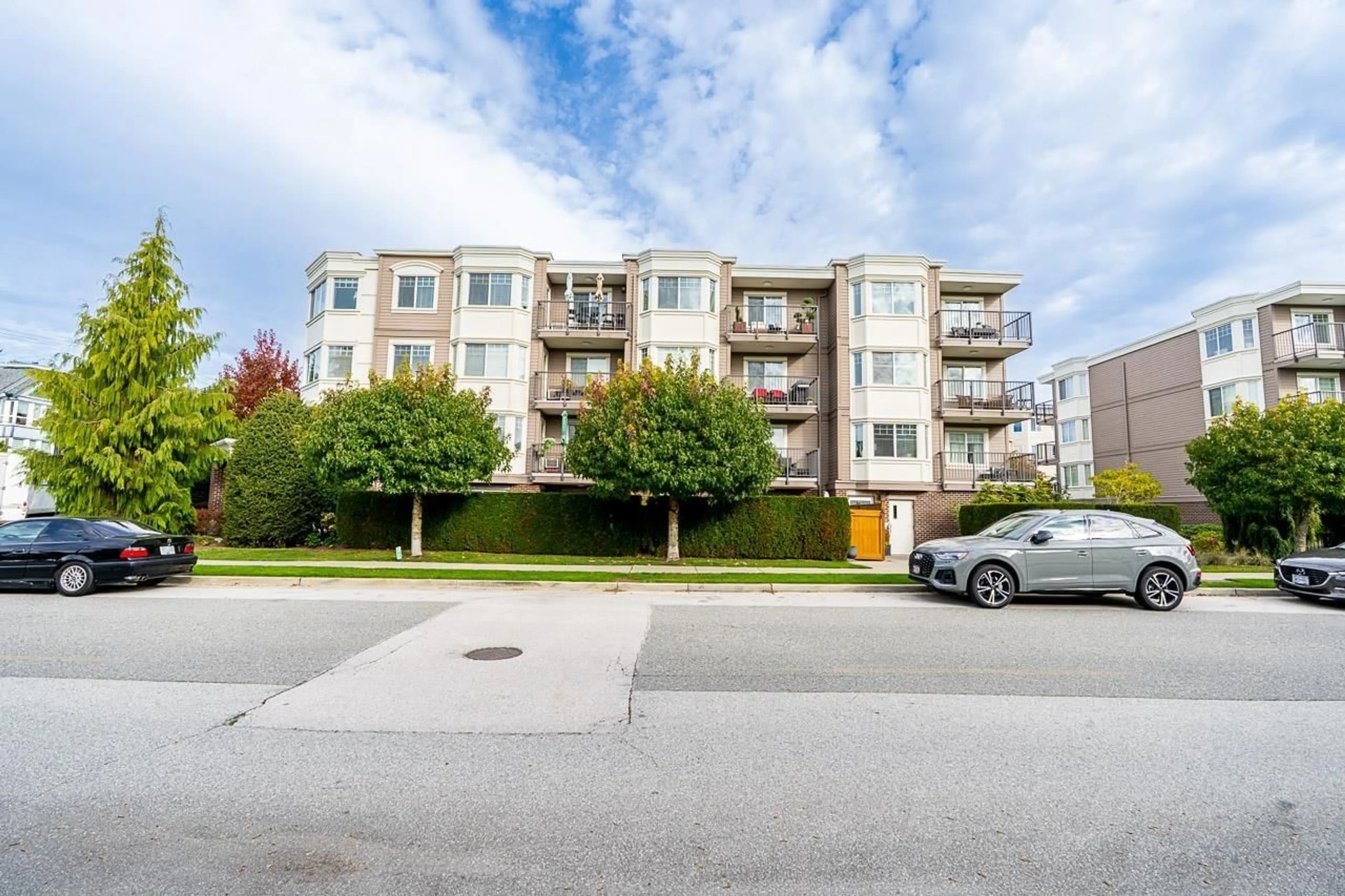 Unknown for PH4 - 15357 ROPER, White Rock British Columbia V4B2G2