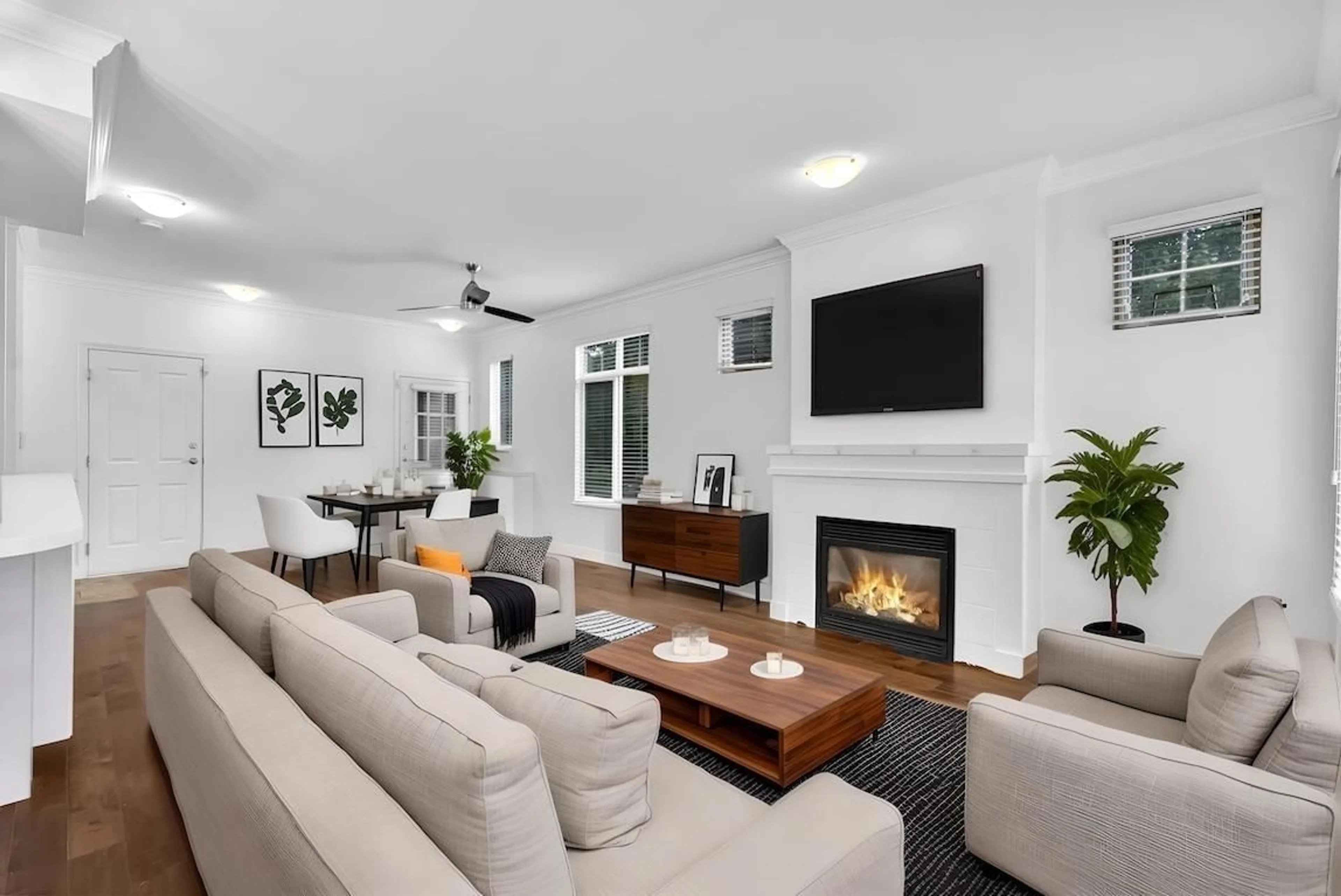 Living room with furniture, unknown for 22 - 15152 62A, Surrey British Columbia V3S1V1