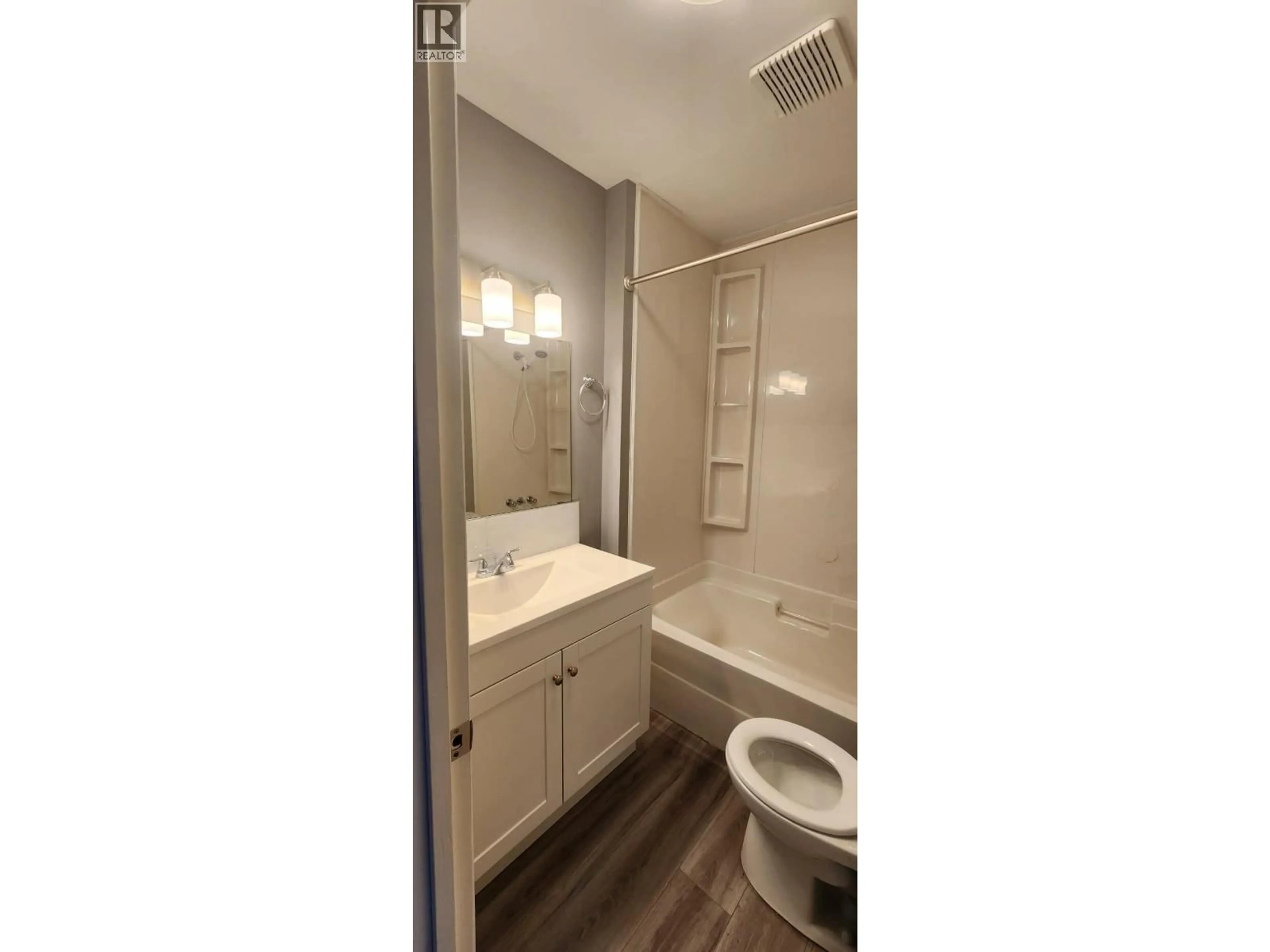 Standard bathroom, unknown for 1651 8TH AVENUE, Prince George British Columbia V2L3R4