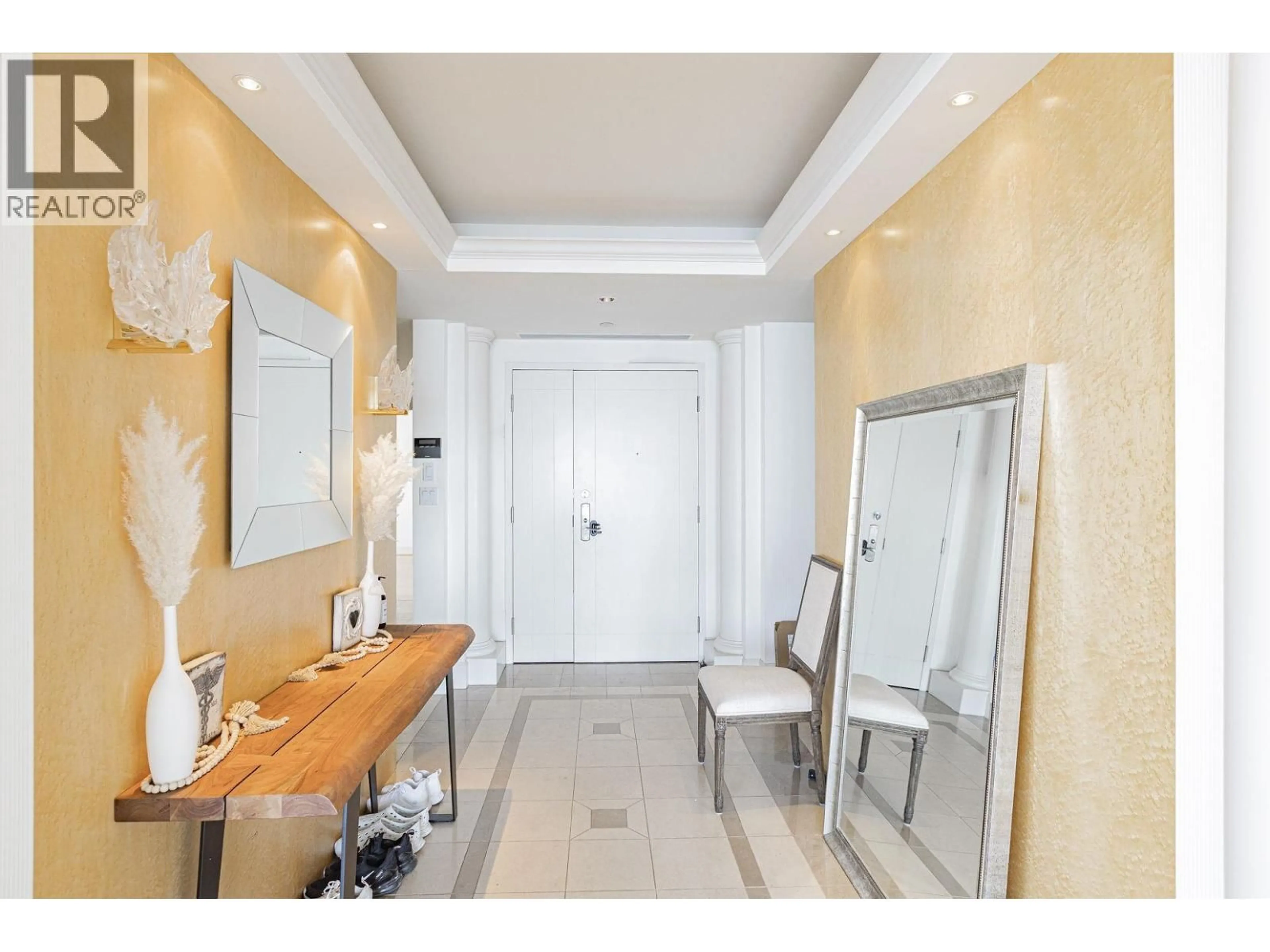 Indoor entryway for 2302 - 323 JERVIS STREET, Vancouver British Columbia V6C3P8