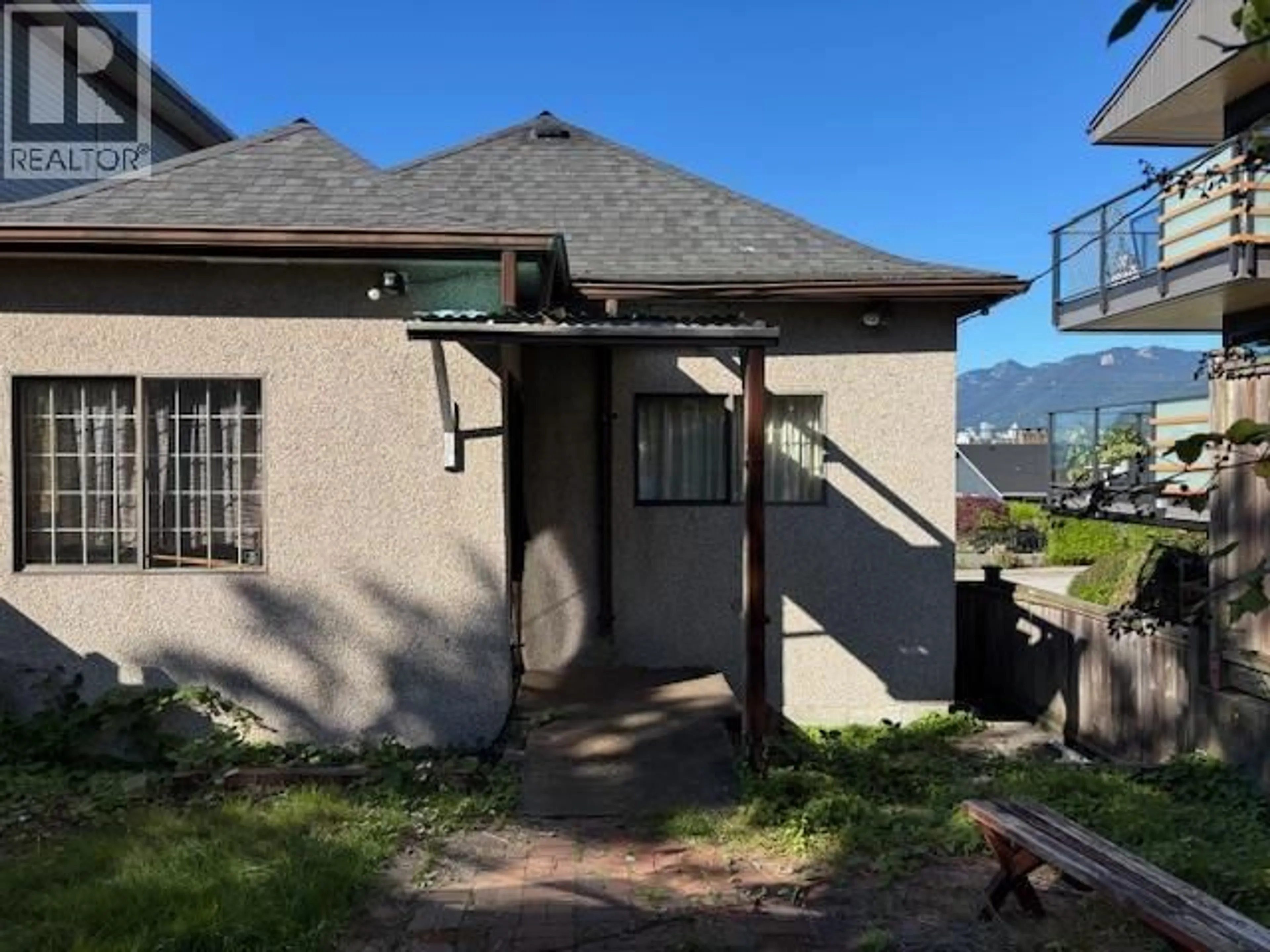 Unknown for 2318 WALL STREET, Vancouver British Columbia V5L1B7